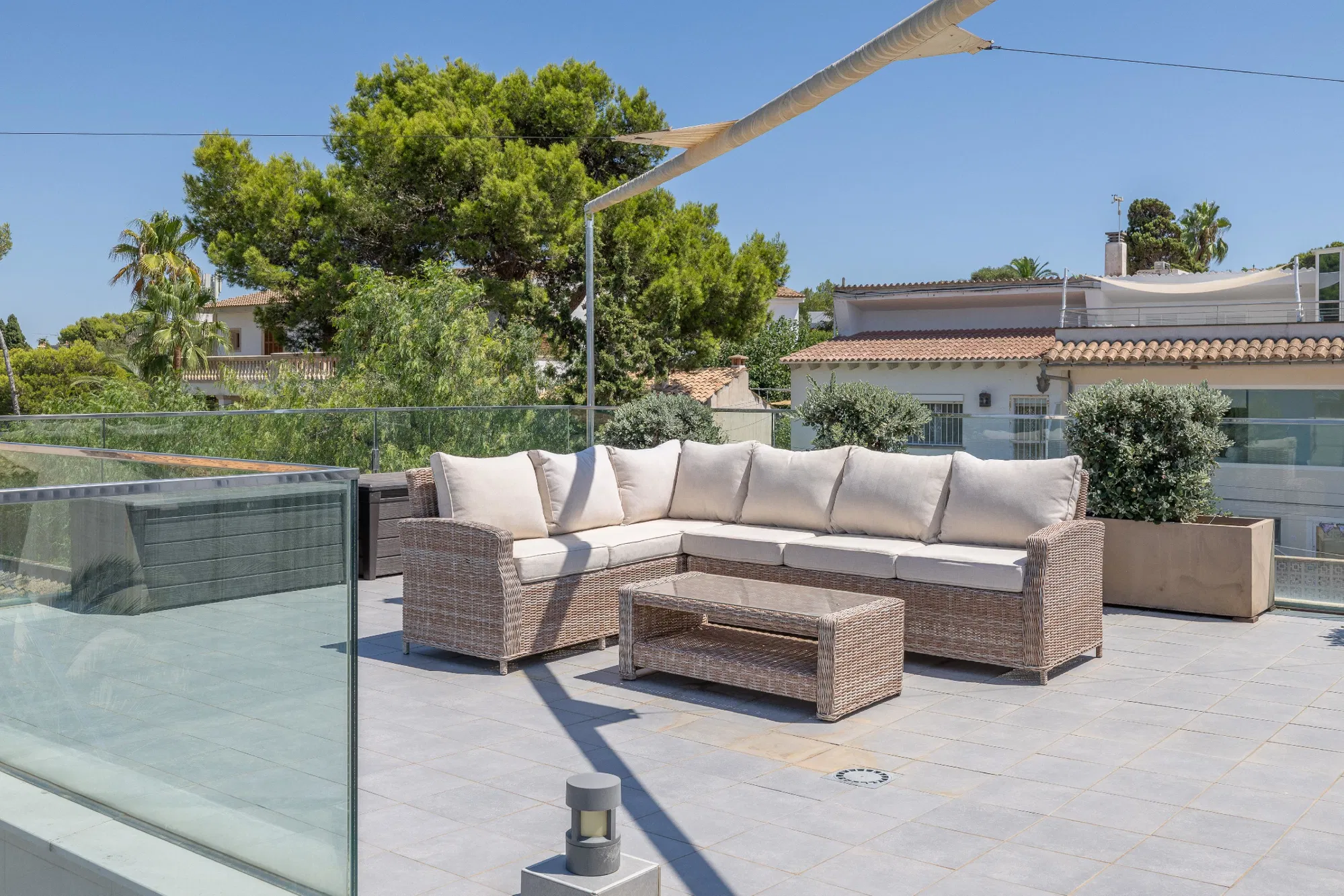 Unique Semi-Detached House with Sea Views-16