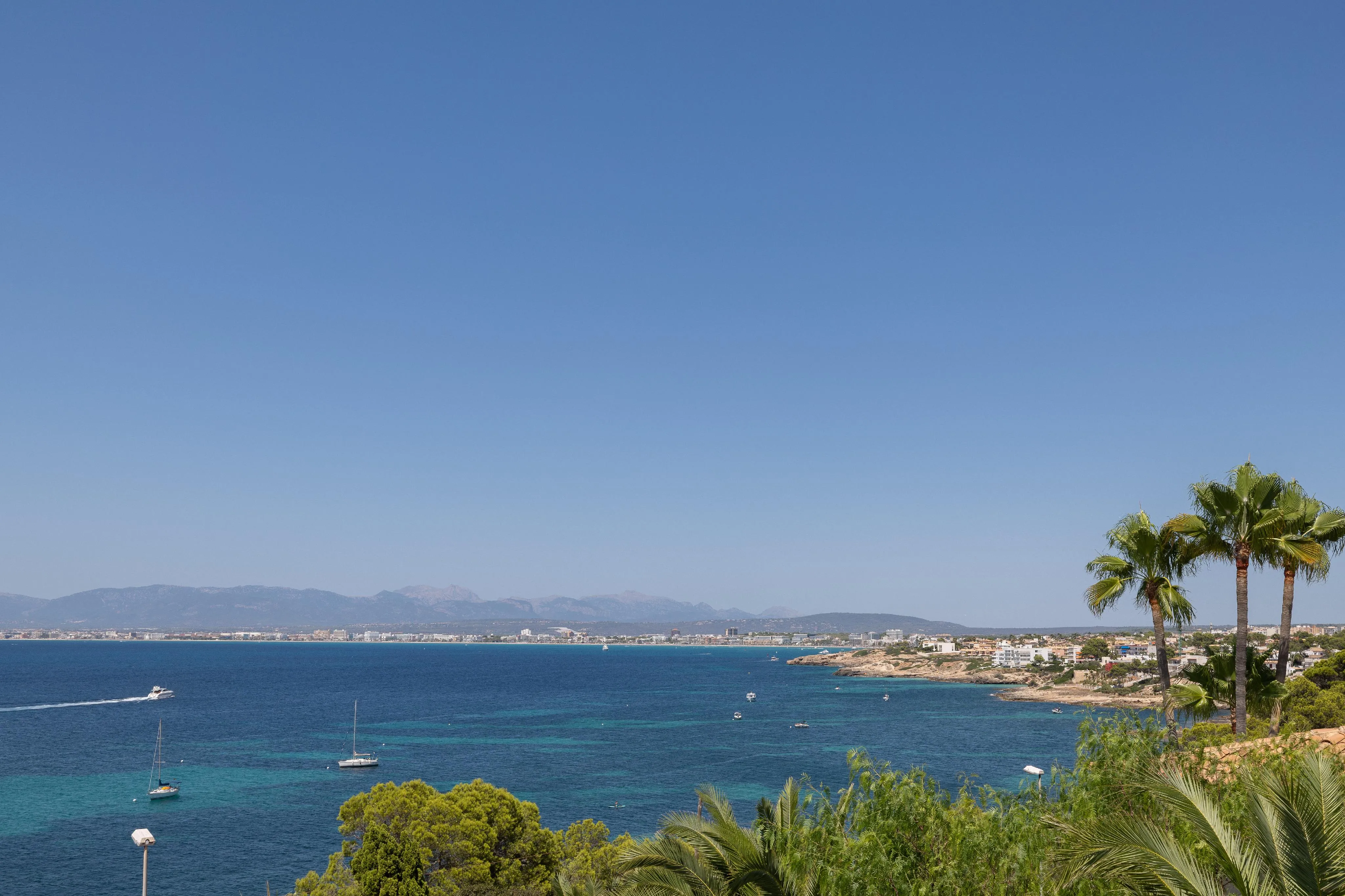 Uniek halfvrijstaand huis met uitzicht op zee-7