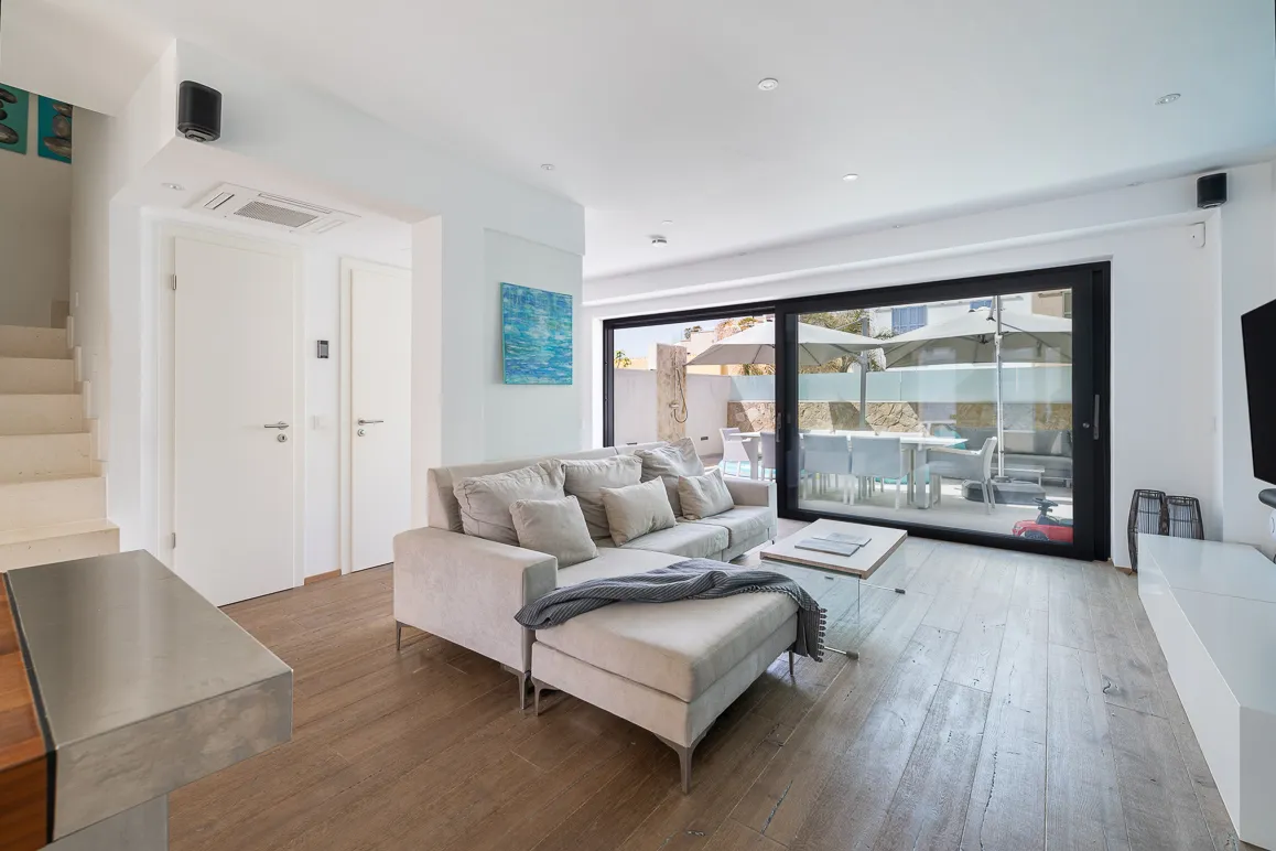 Radhus nära stranden med jacuzzi och garage-5