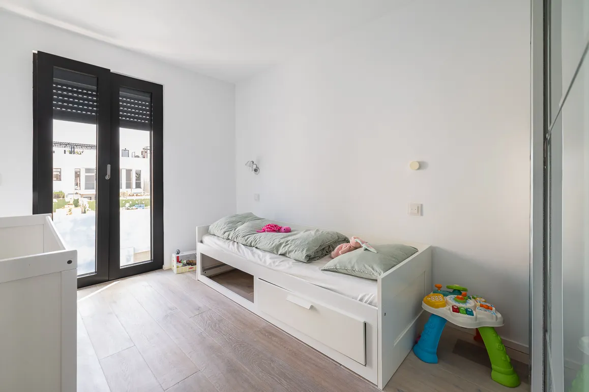 Radhus nära stranden med jacuzzi och garage-12