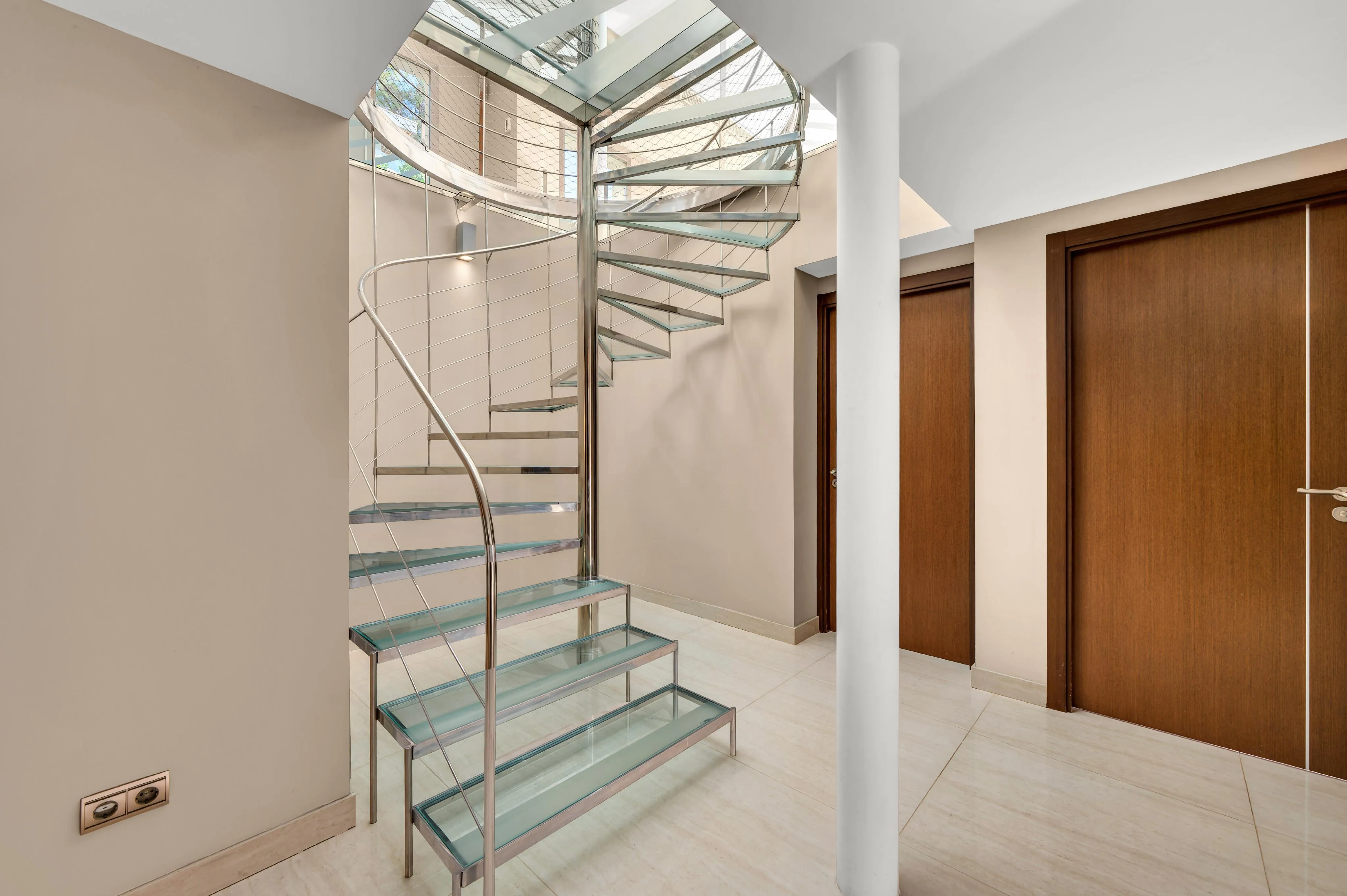 Villa mit viel Potenzial und Meerblick-21