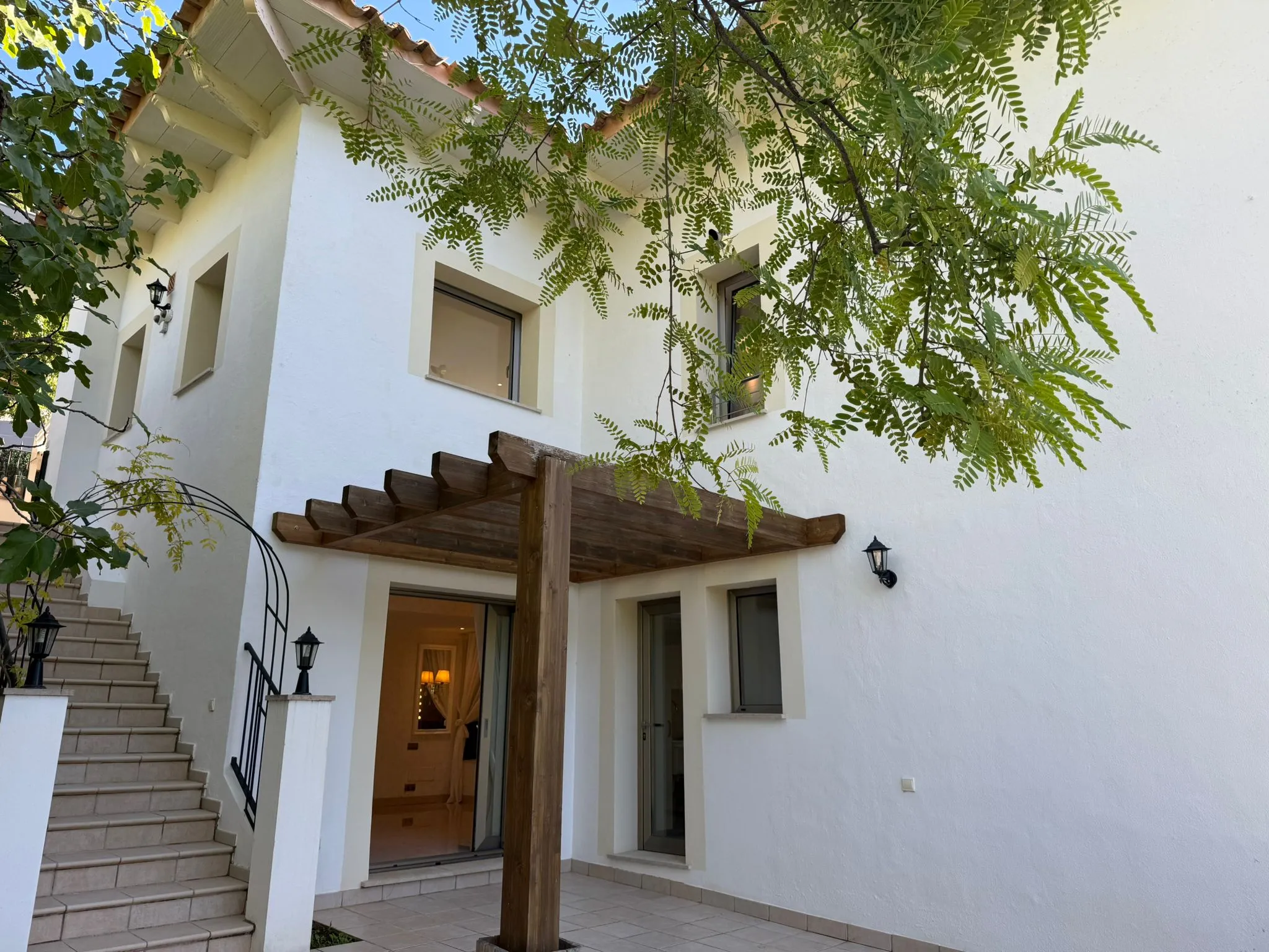 Villa mit viel Potenzial und Meerblick-2