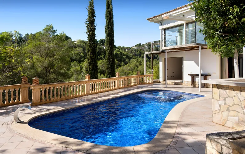 Villa mit viel Potenzial und Meerblick