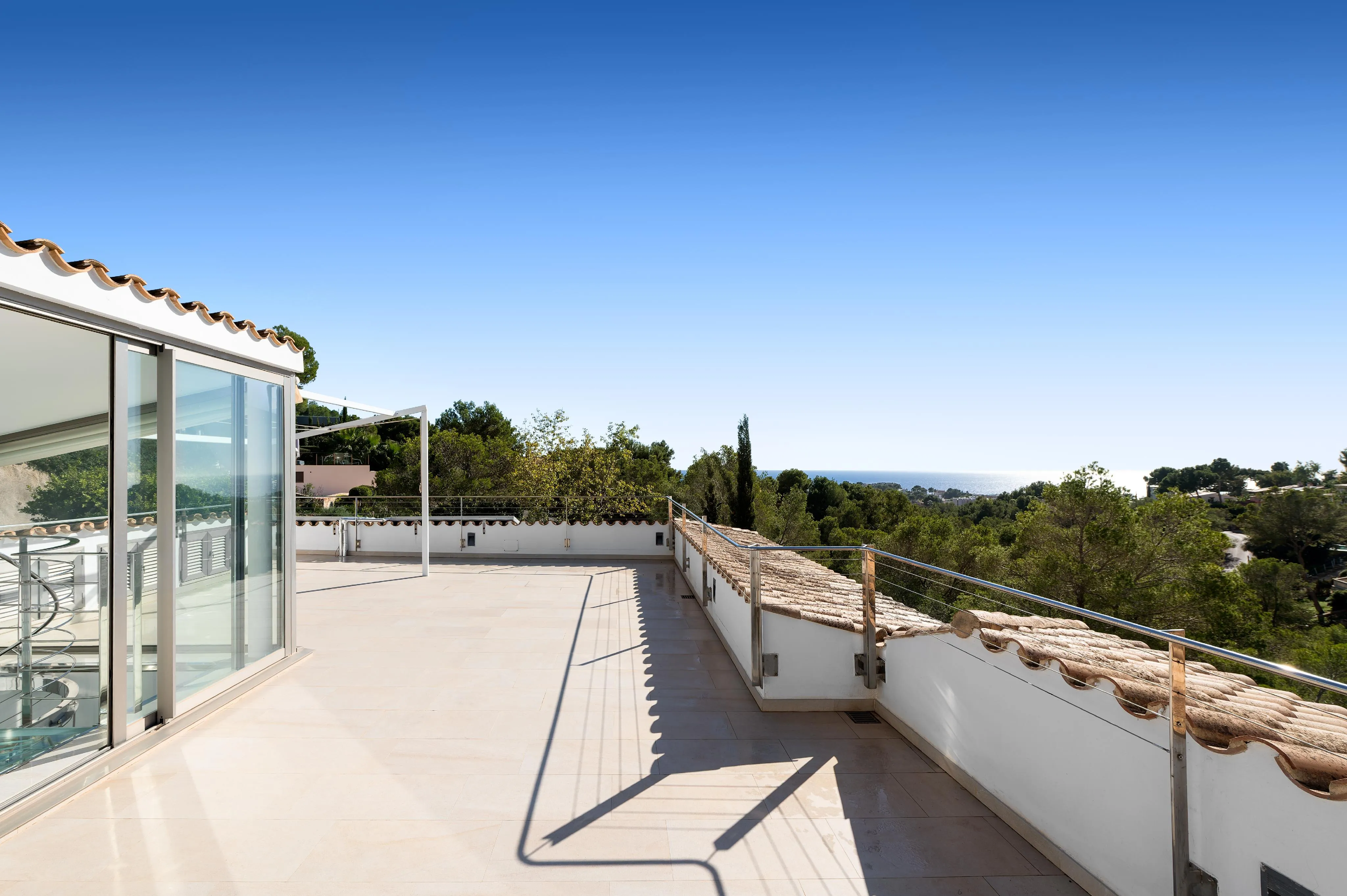 Villa mit viel Potenzial und Meerblick-3