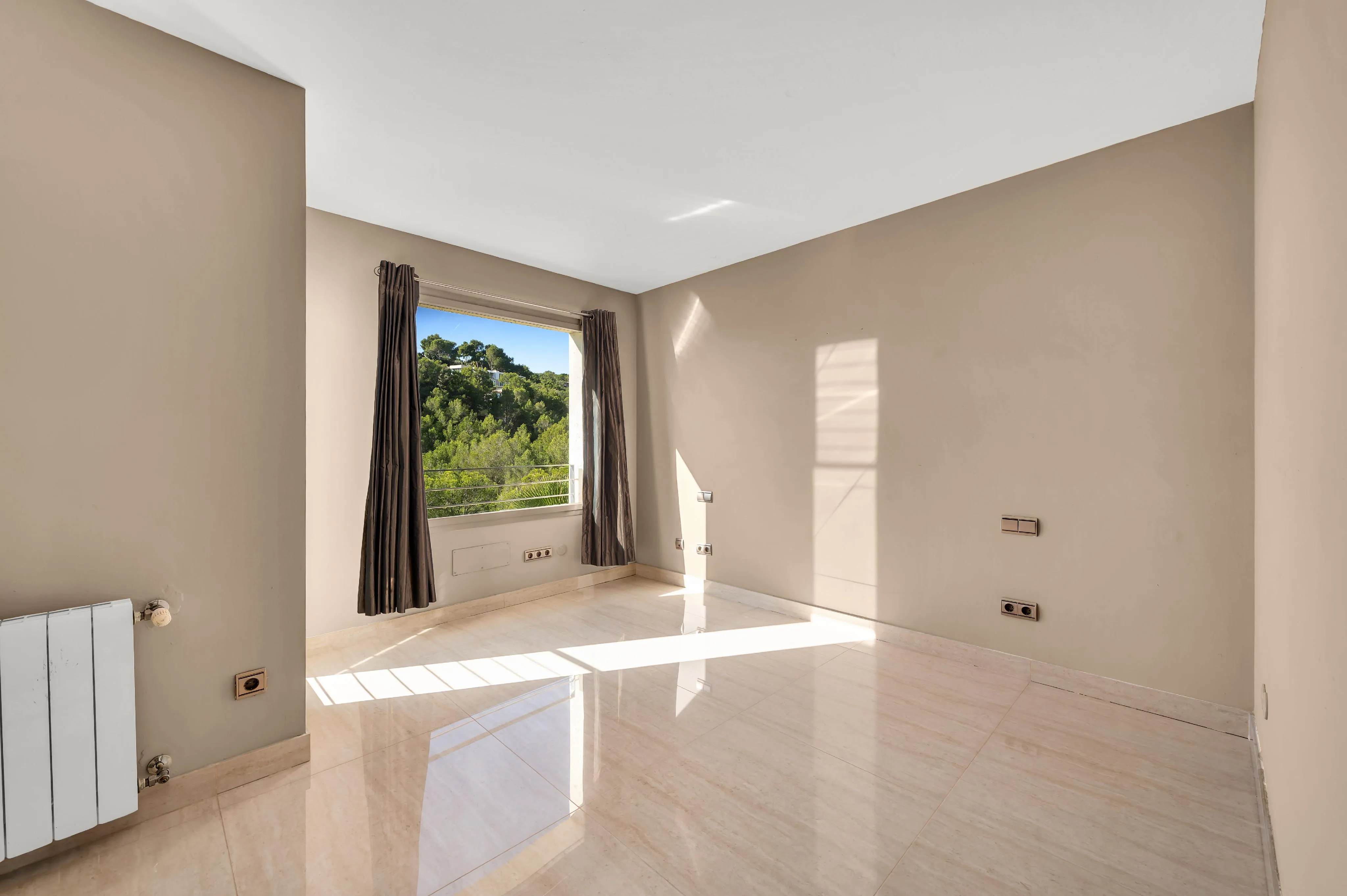 Villa mit viel Potenzial und Meerblick-19