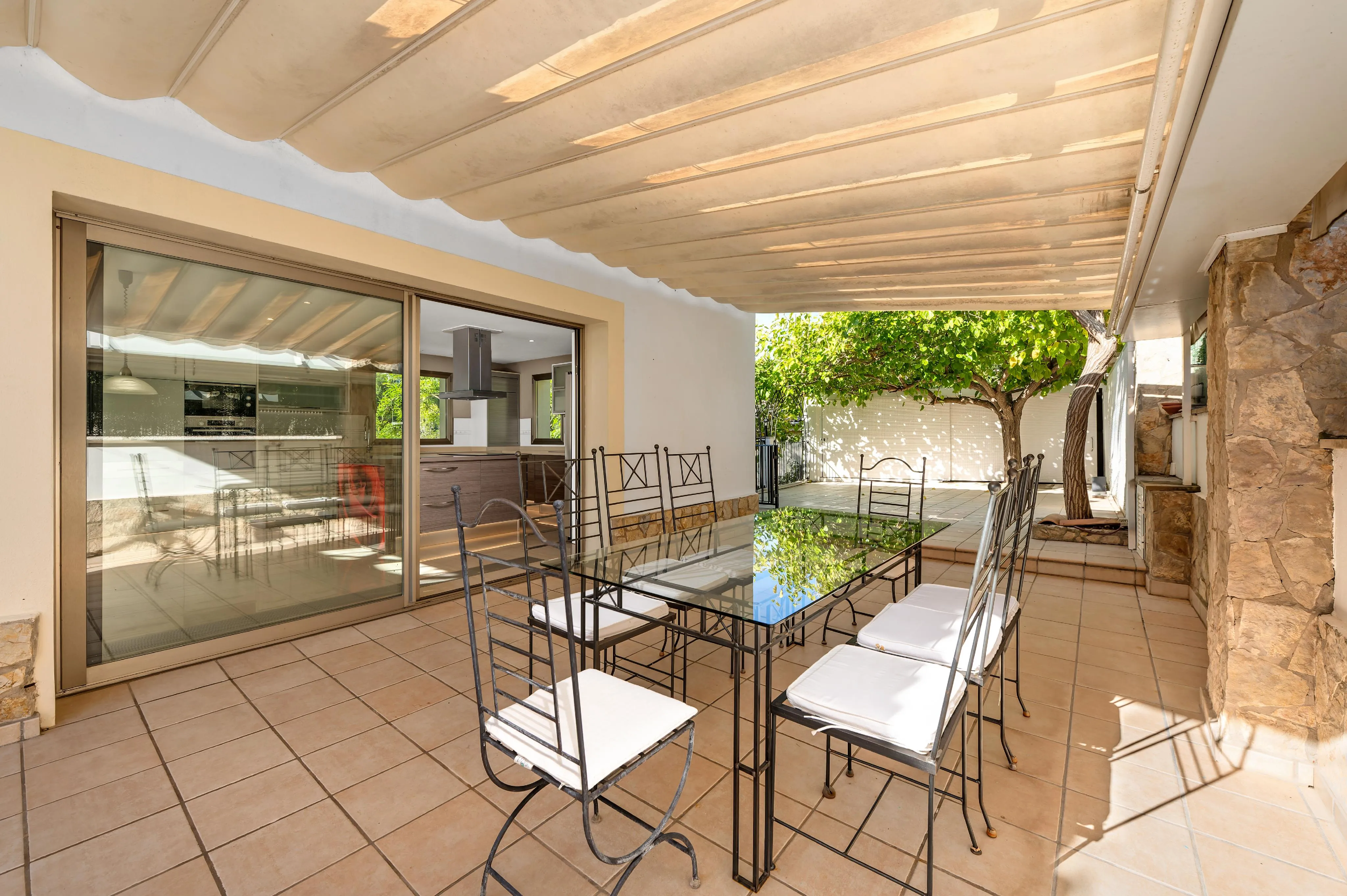 Villa mit viel Potenzial und Meerblick-10