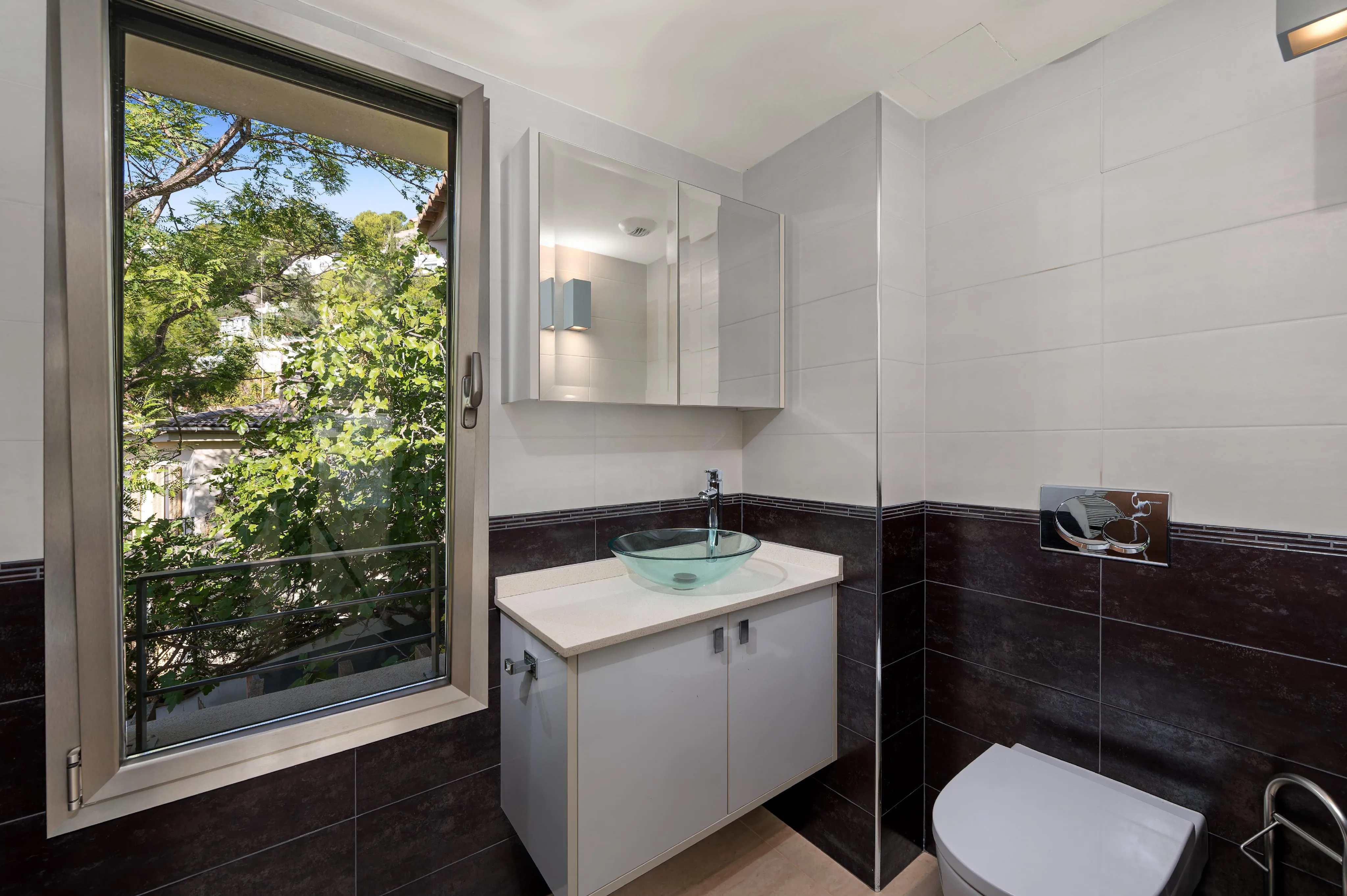 Villa mit viel Potenzial und Meerblick-18