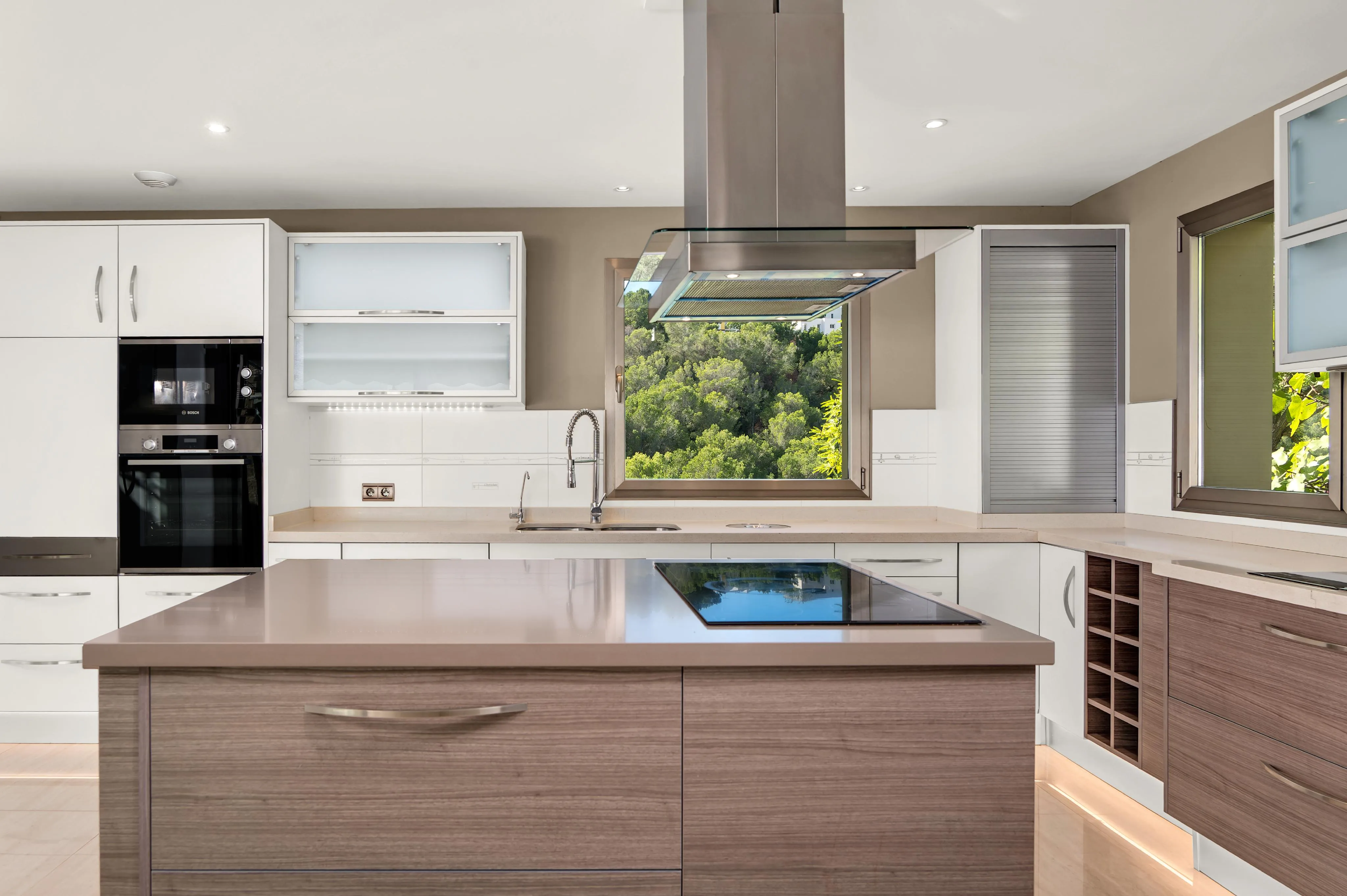 Villa mit viel Potenzial und Meerblick-11