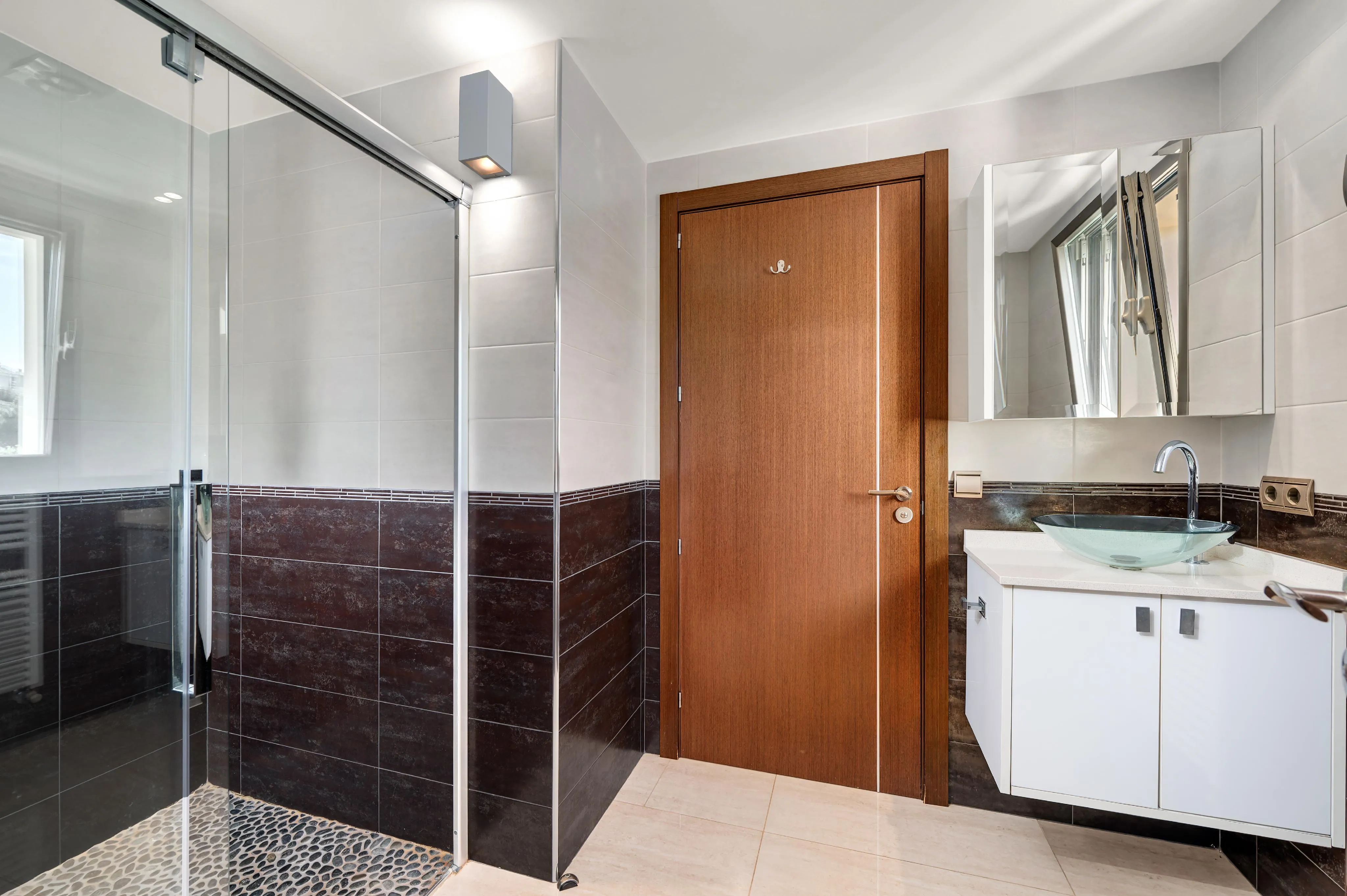 Villa mit viel Potenzial und Meerblick-16