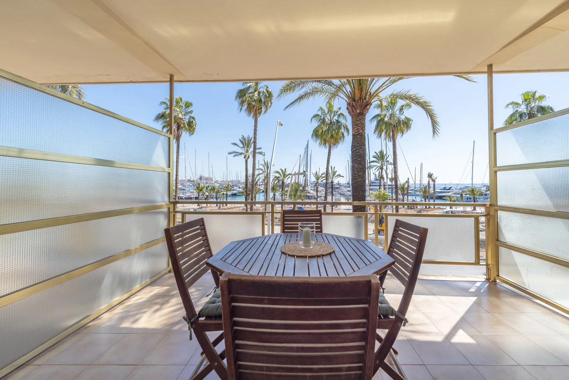 Charming Apartment in Iconic Building on Seafront Promenade-2