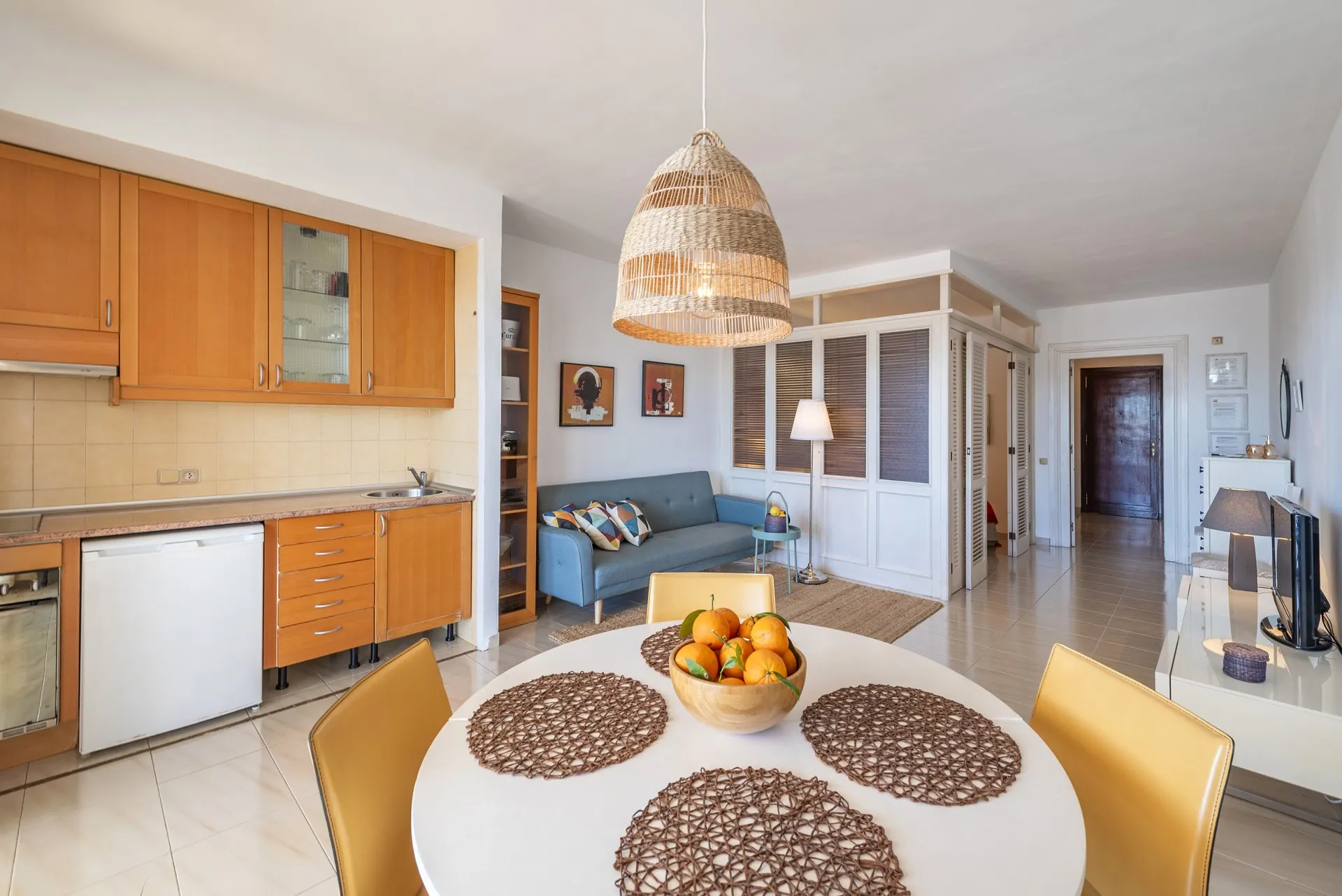 Charming Apartment in Iconic Building on Seafront Promenade-4