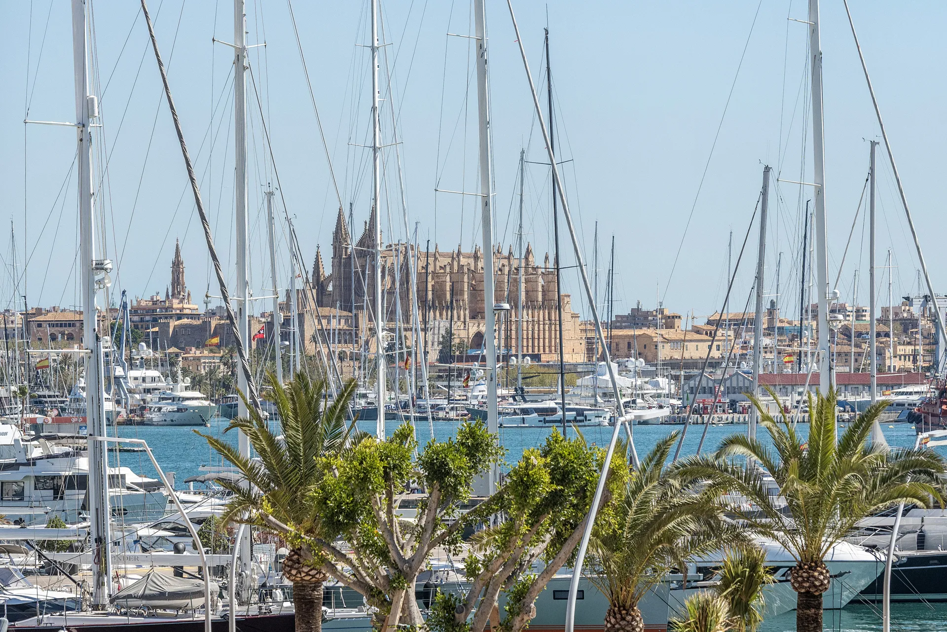 Charmant appartement dans un immeuble emblématique du front de mer-1