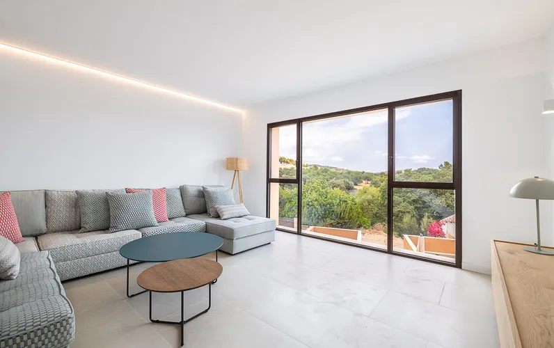 Moderno duplex con vistas impresionantes en Biniamar