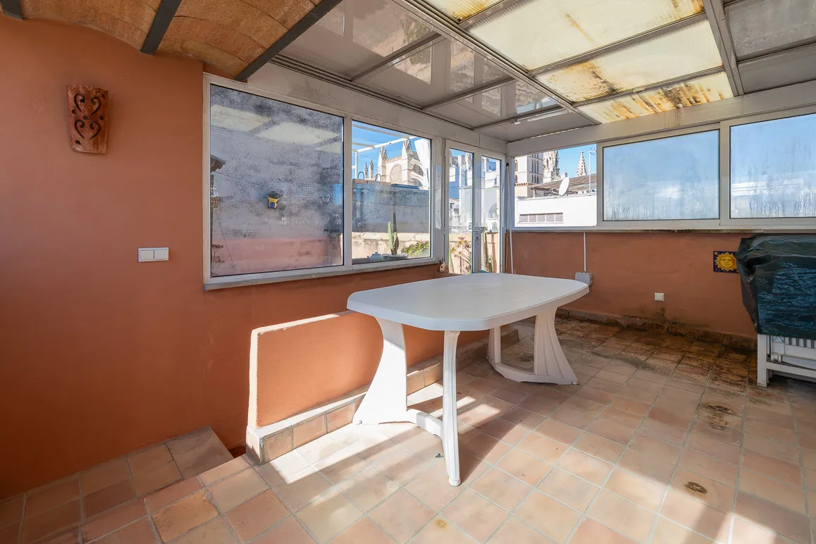 Charmerende penthouse med terrasse og stort potentiale på en førsteklasses beliggenhed-8