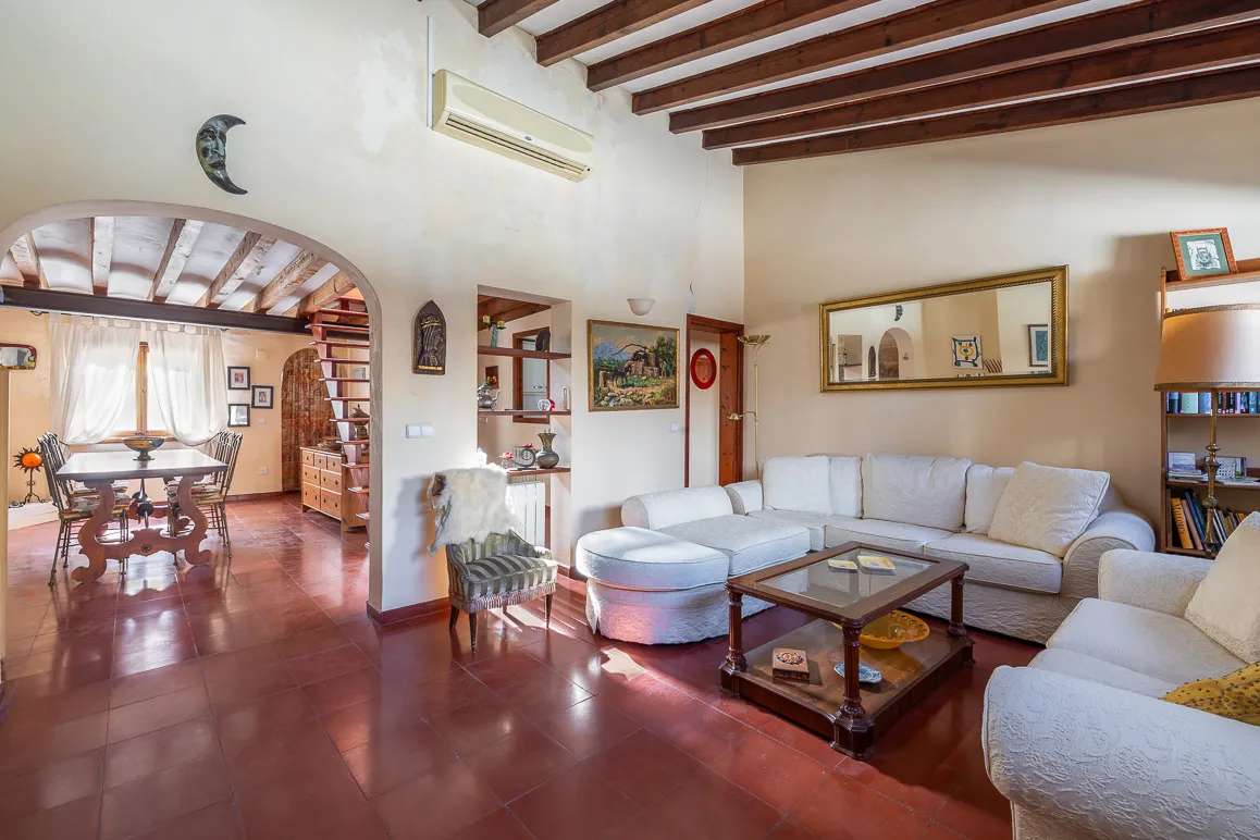 Charmerende penthouse med terrasse og stort potentiale på en førsteklasses beliggenhed-1