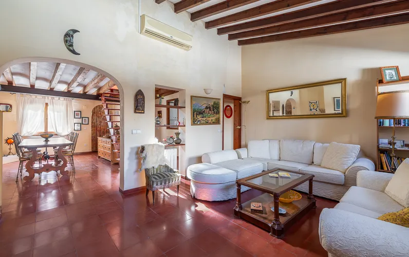 Charmerende penthouse med terrasse og stort potentiale på en førsteklasses beliggenhed