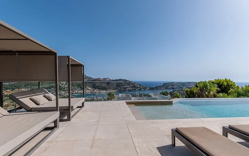 Spectaculaire villa met prachtig panoramisch uitzicht