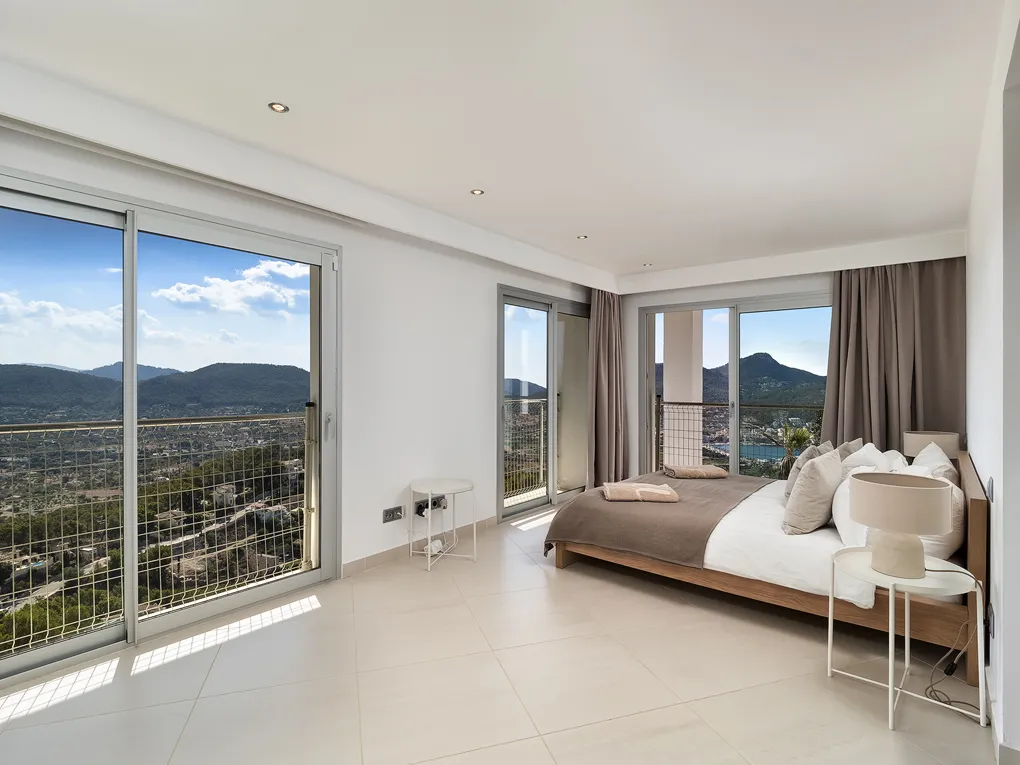 Spektakulær villa med fantastisk panoramaudsigt-11