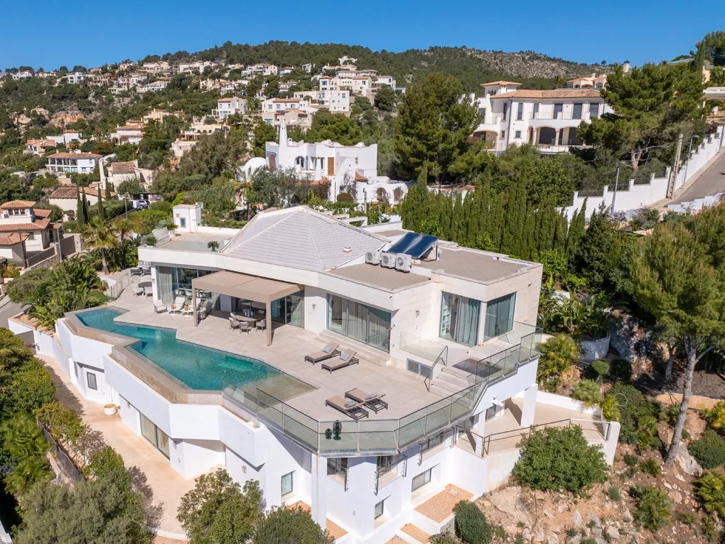 Spektakulær villa med fantastisk panoramaudsigt-27