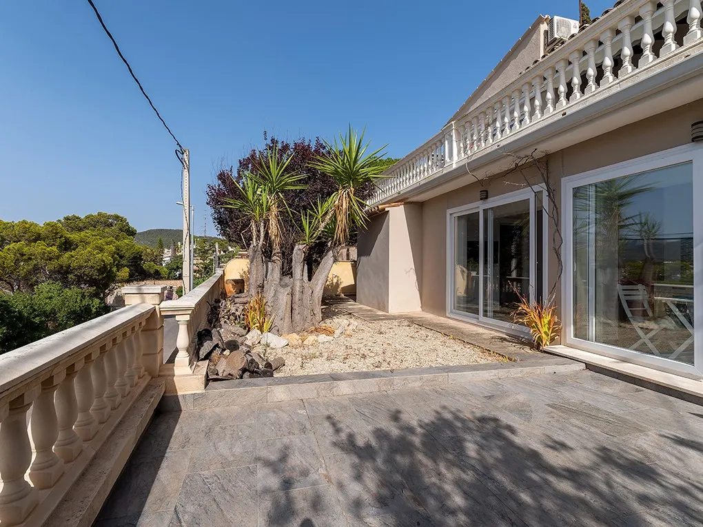 Casa cèntrica amb impressionants vistes al mar-13