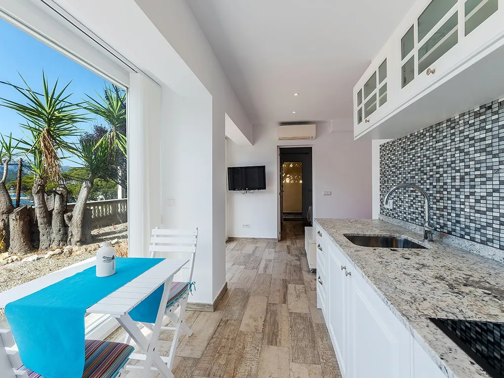 Casa cèntrica amb impressionants vistes al mar-9