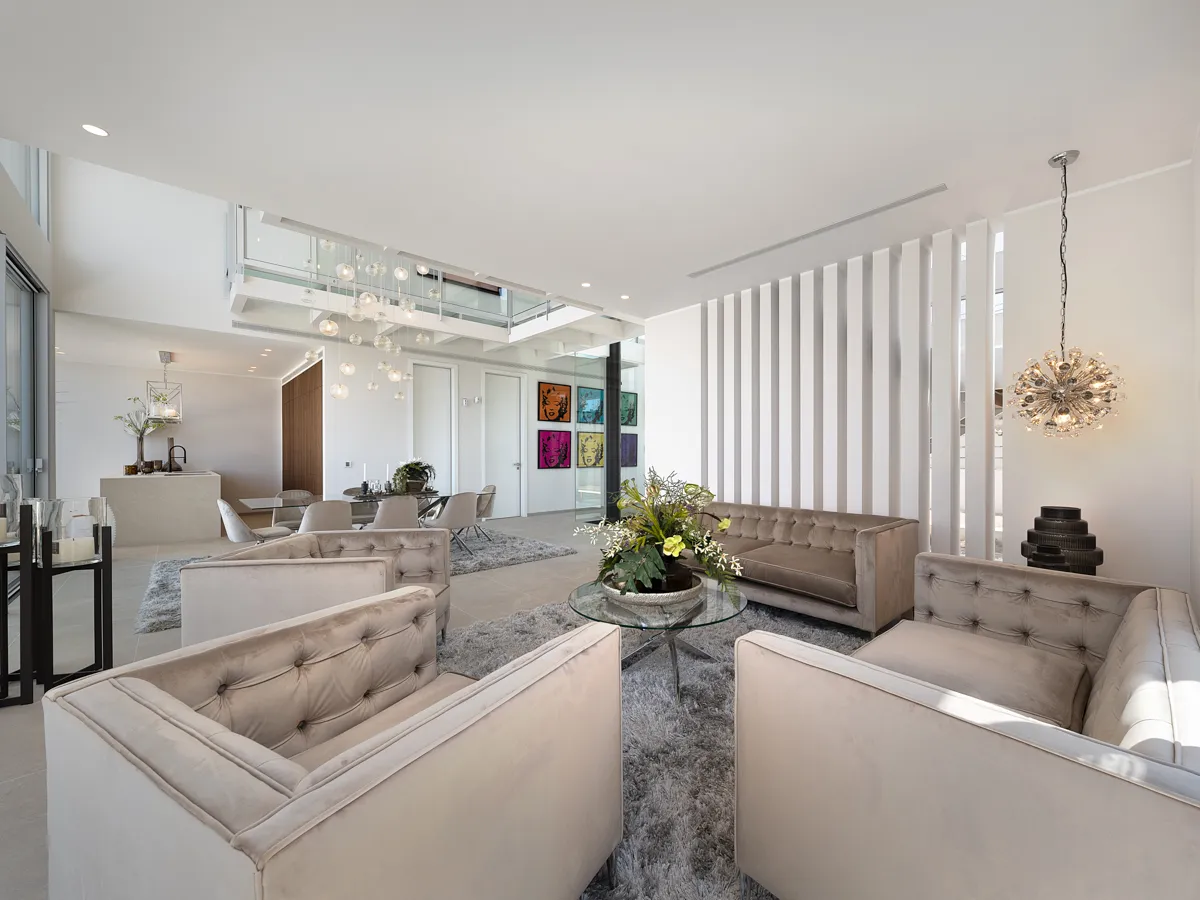 Spectacular villa in first sea line-4