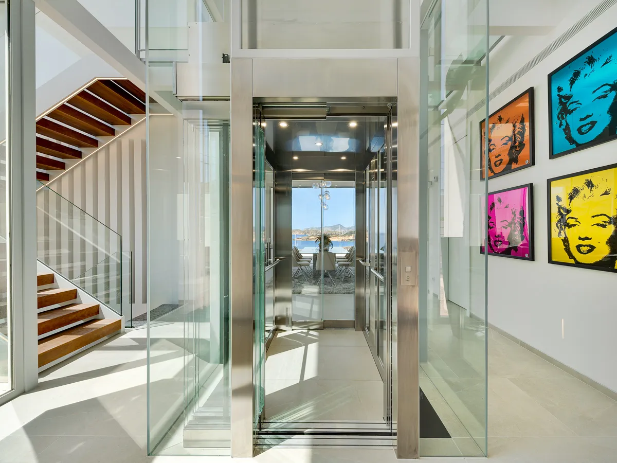 Spektakulær villa i første havlinje-8