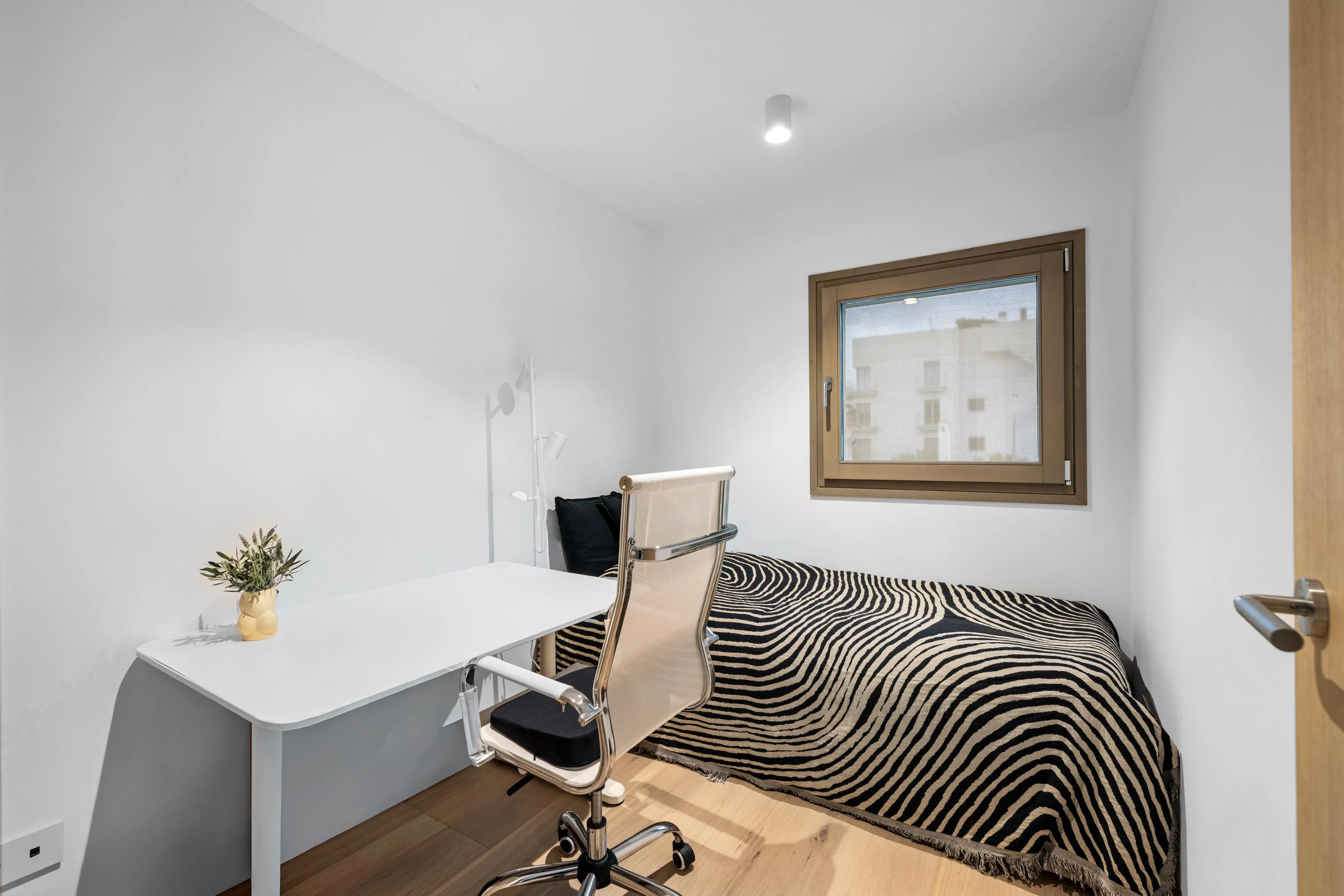 Exklusive Garten Duplexwohnung mit privatem Pool in La Bonanova-14