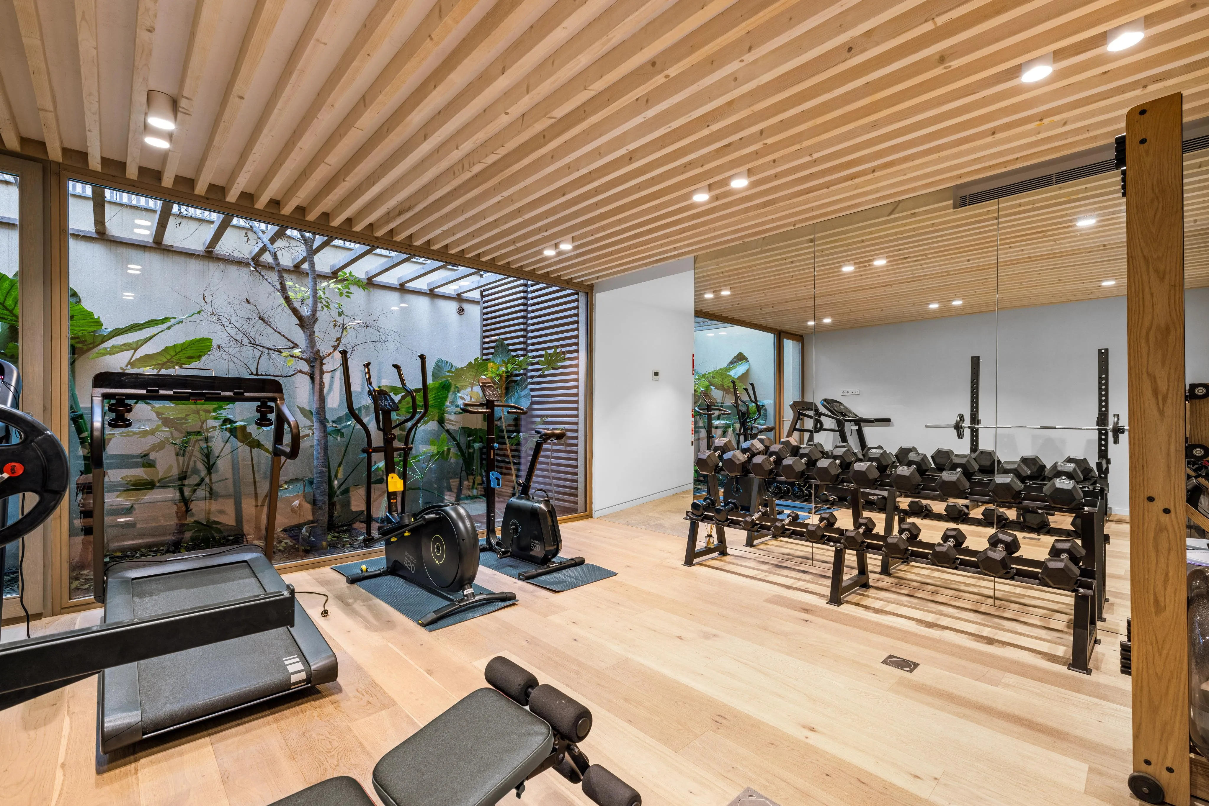 Exclusivo dúplex con jardín y piscina privada en La Bonanova-16