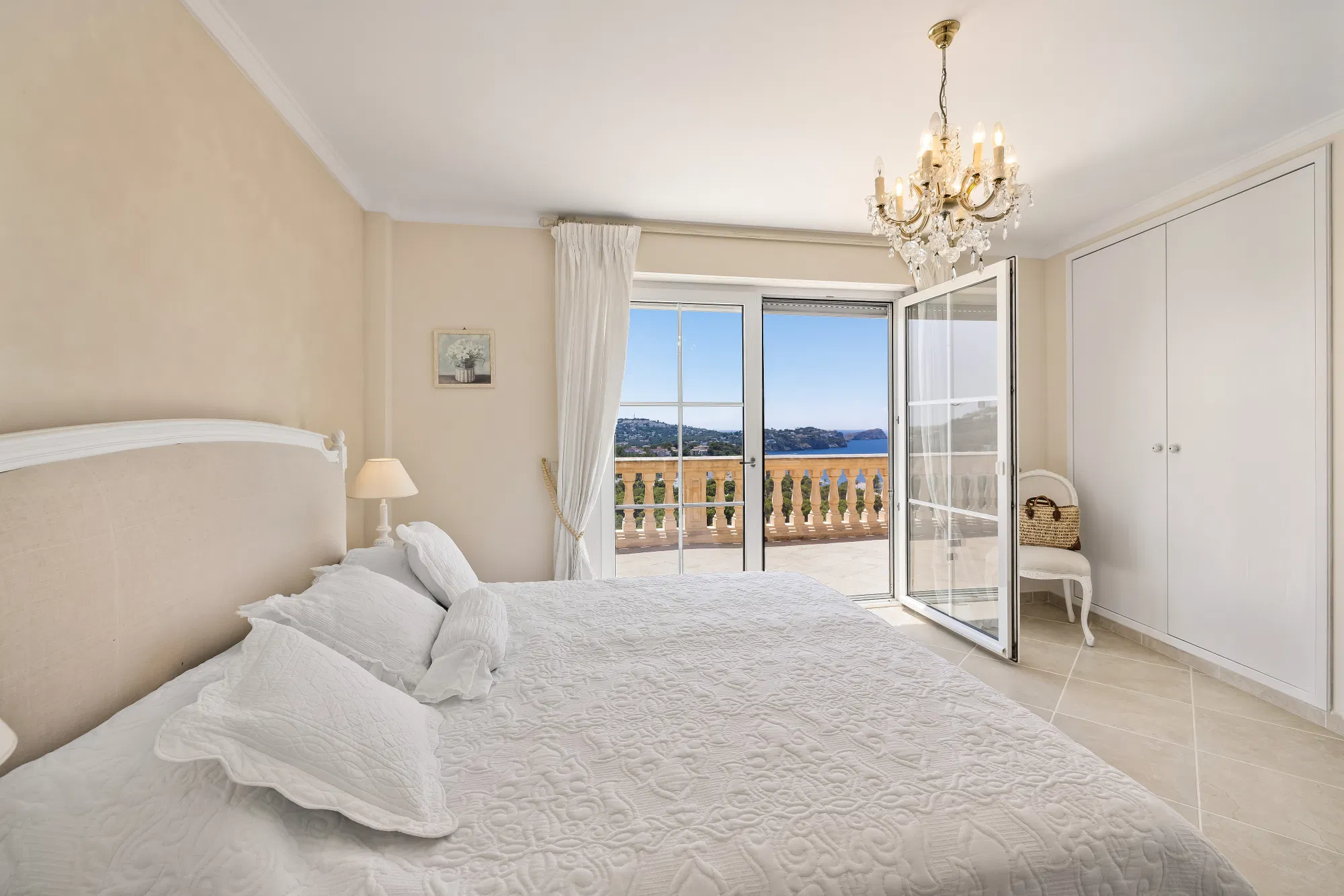 Exclusive villa with unobstructed panoramic sea views in Costa de la Calma-12