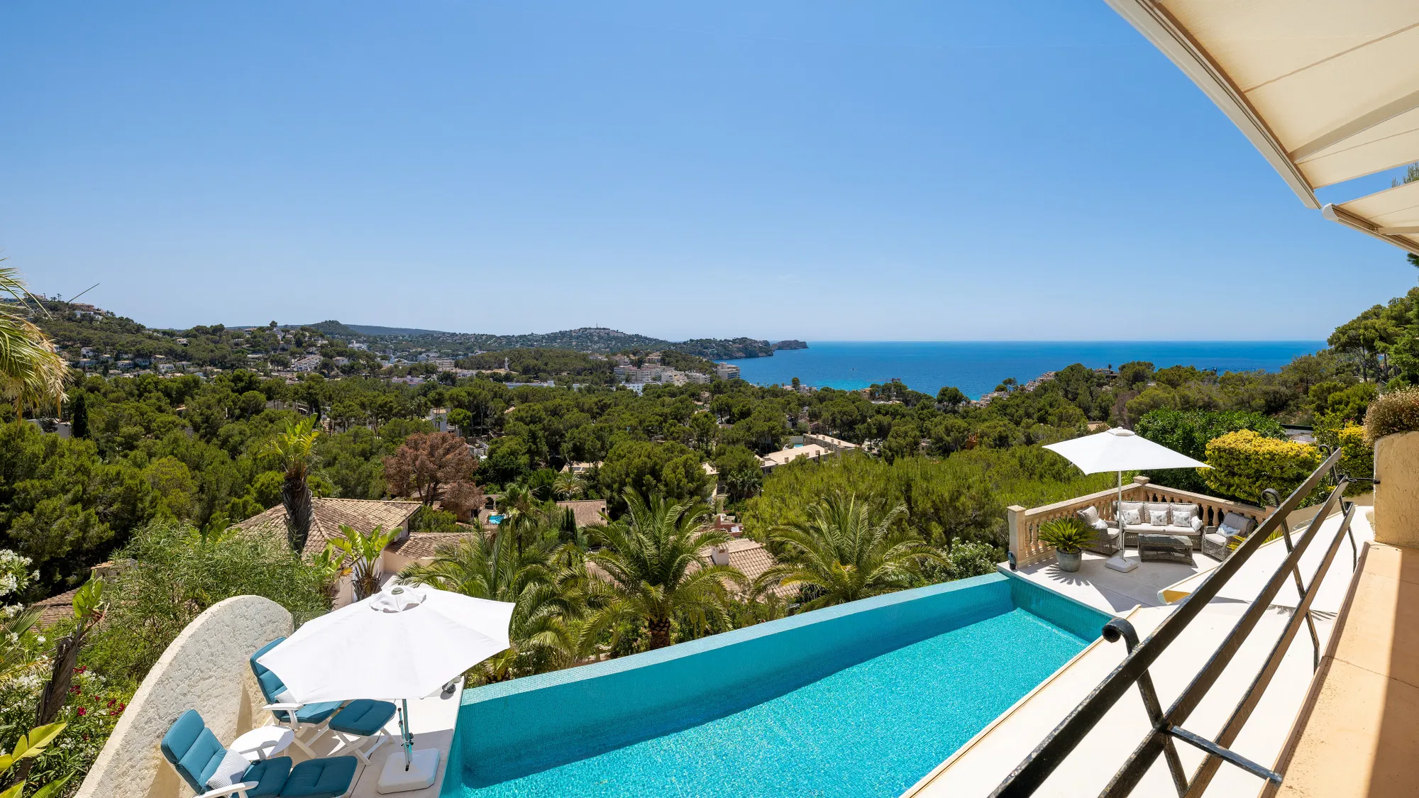 Exclusive villa with unobstructed panoramic sea views in Costa de la Calma-1