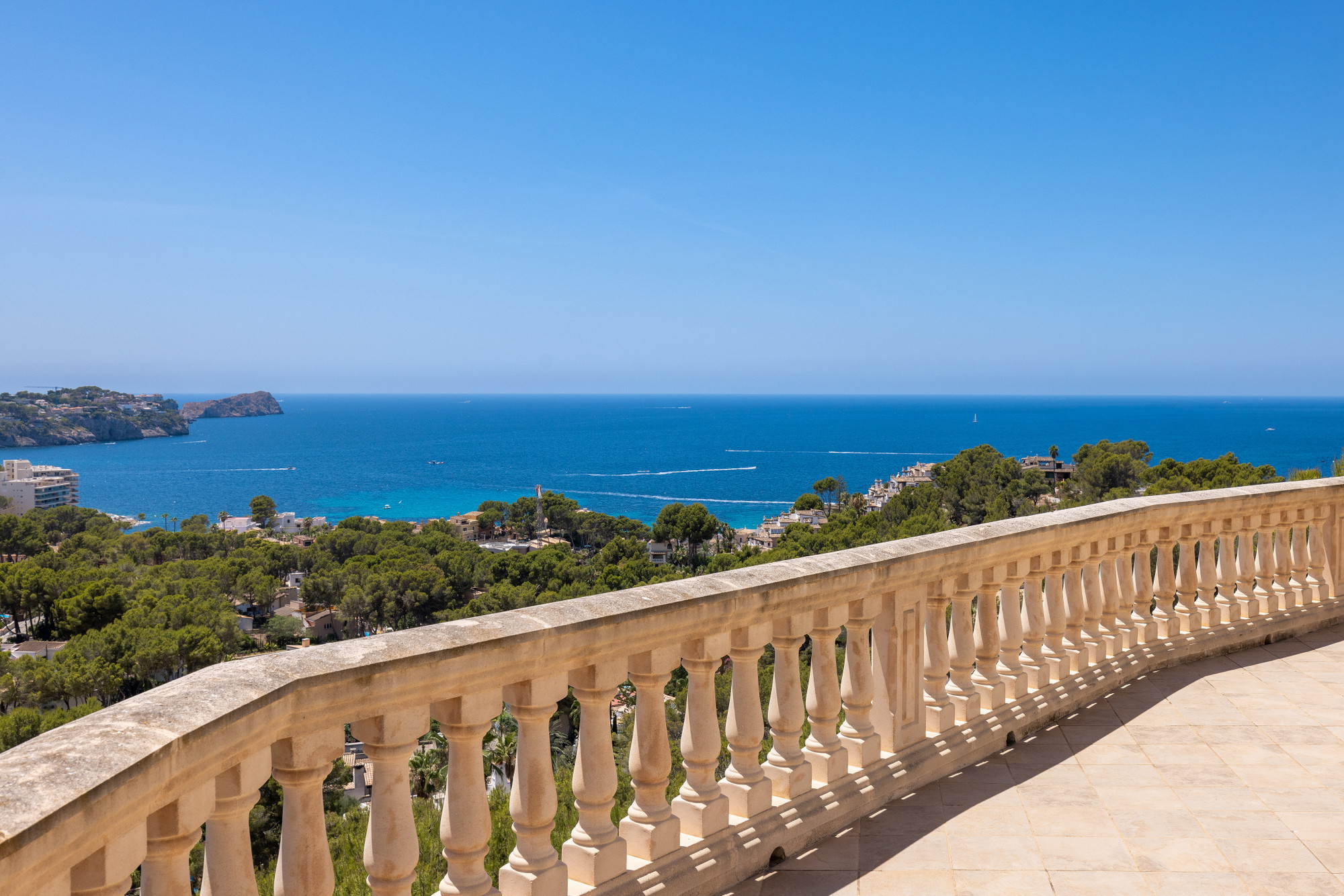 Exclusive villa with unobstructed panoramic sea views in Costa de la Calma-14