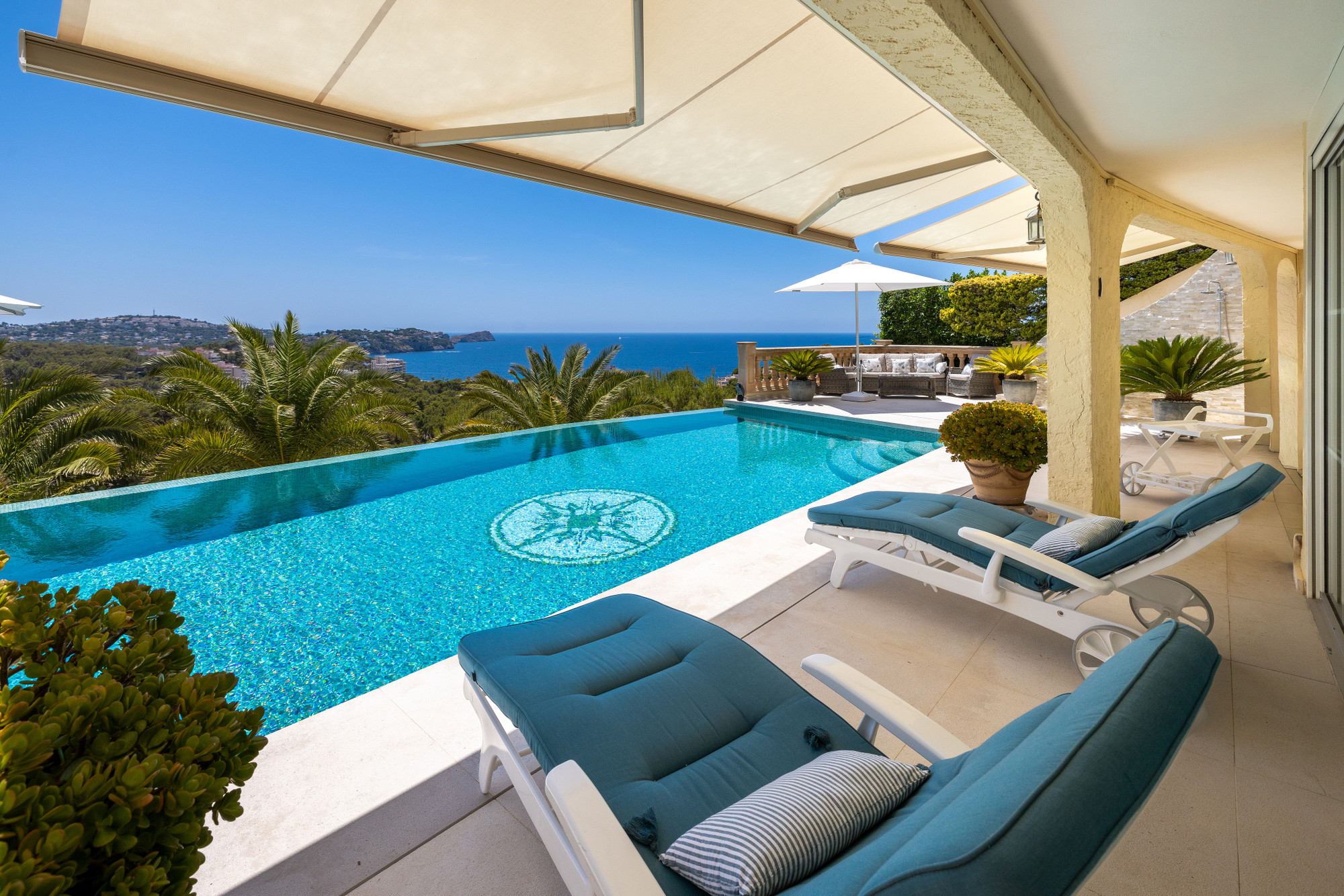 Exclusive villa with unobstructed panoramic sea views in Costa de la Calma-9