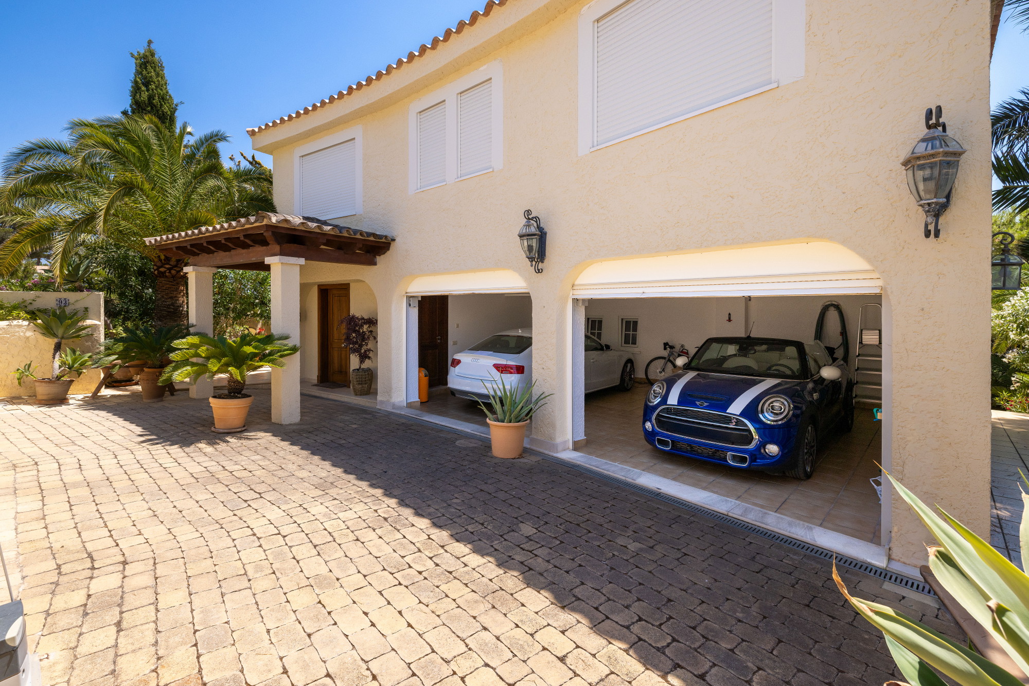 Exclusive villa with unobstructed panoramic sea views in Costa de la Calma-17