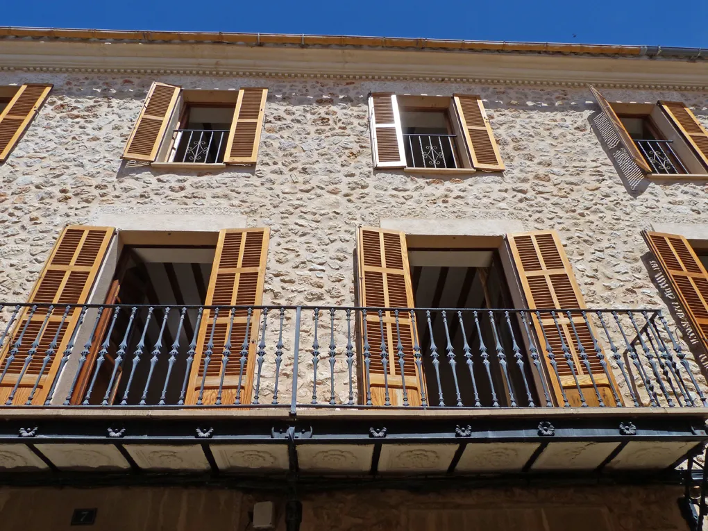 Casa storica di paese da ristrutturare in posizione tranquilla e centrale-14