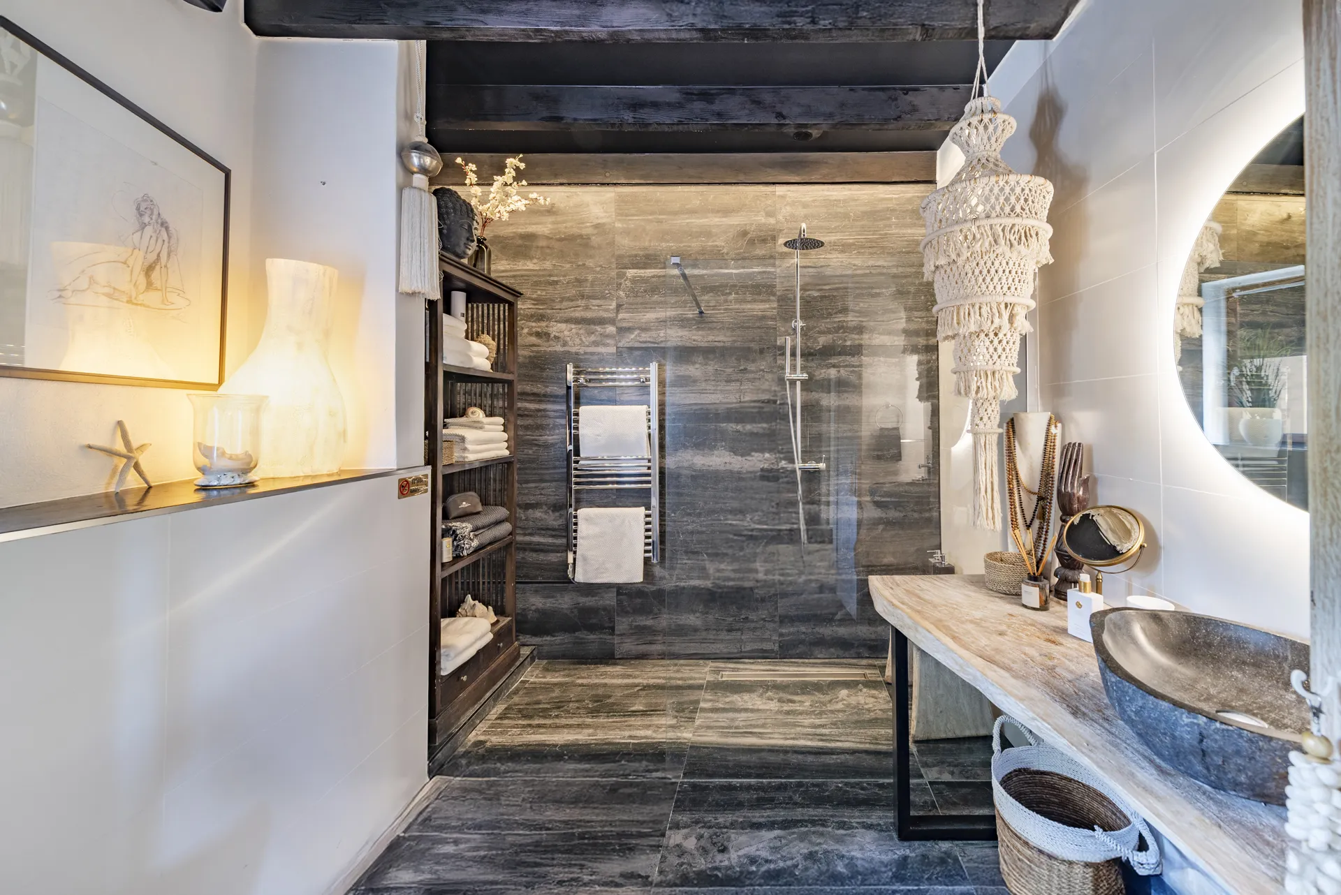 Newly renovated oasis in the old town, Alcudia-14