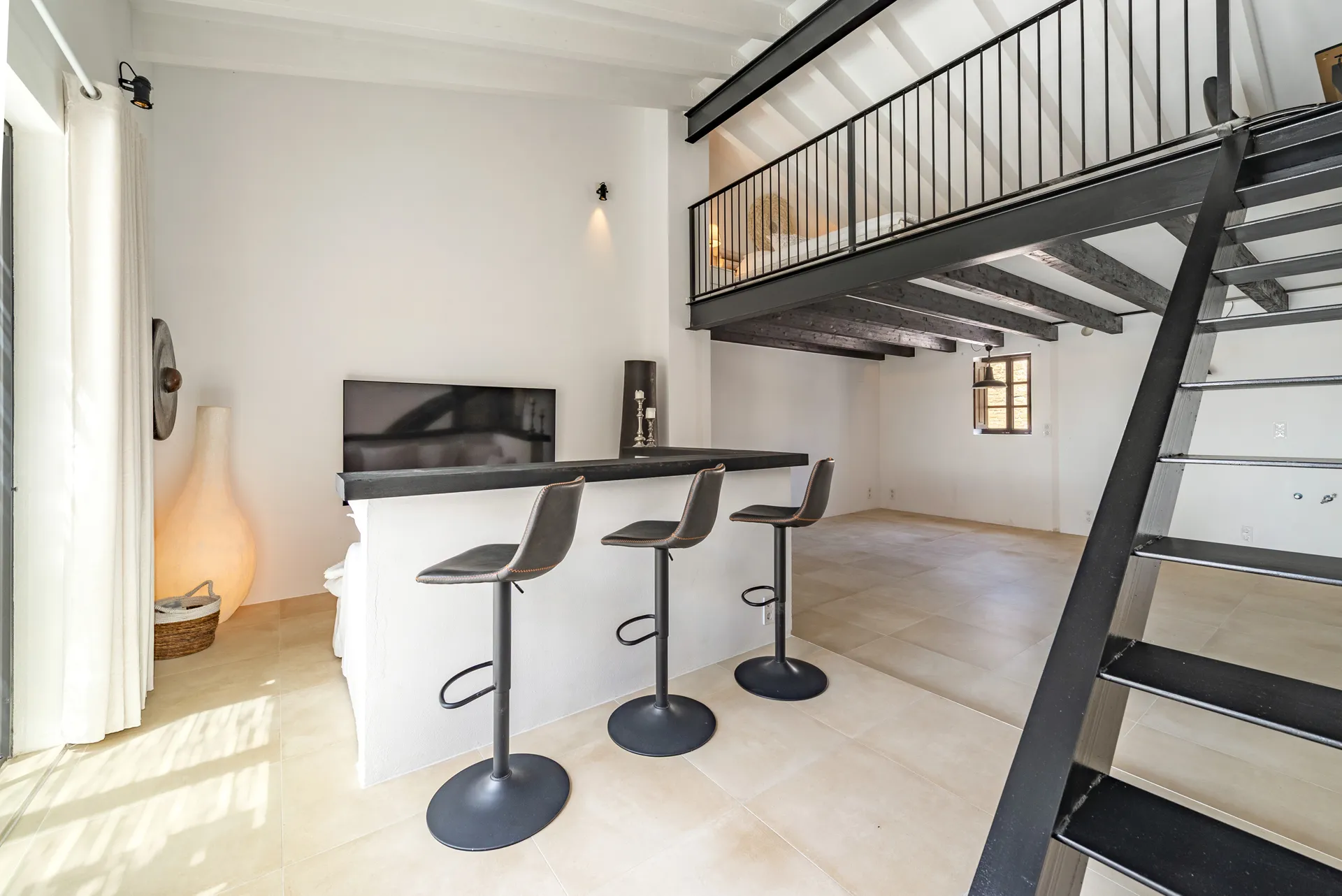 Newly renovated oasis in the old town, Alcudia-11