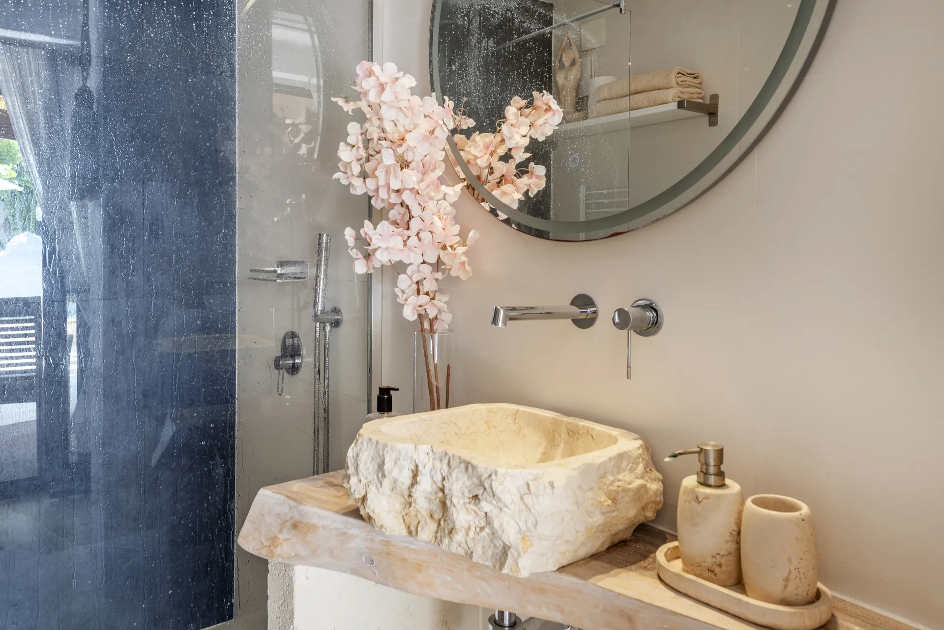 Newly renovated oasis in the old town, Alcudia-19