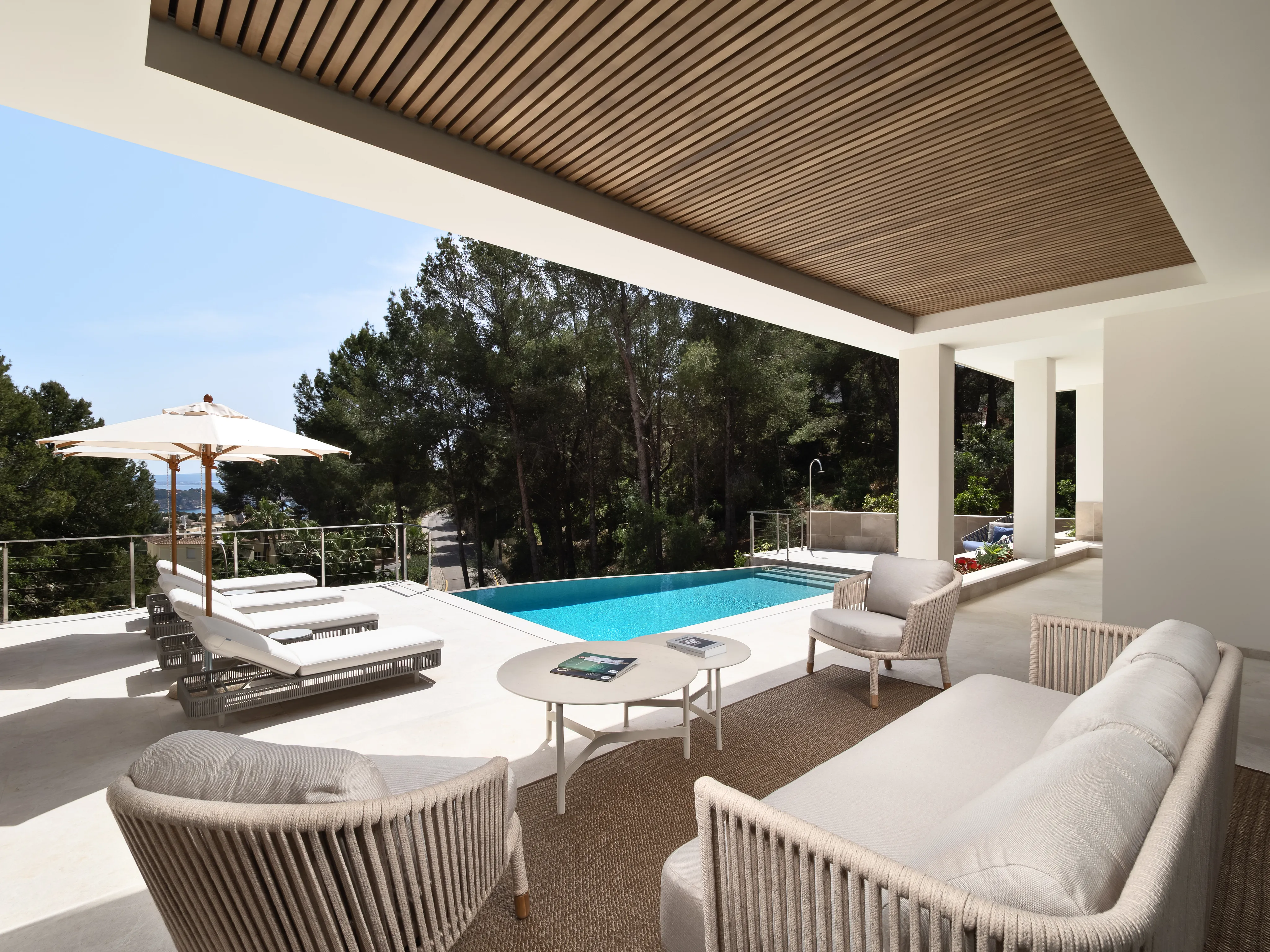 Spacious villa in tranquil location-2