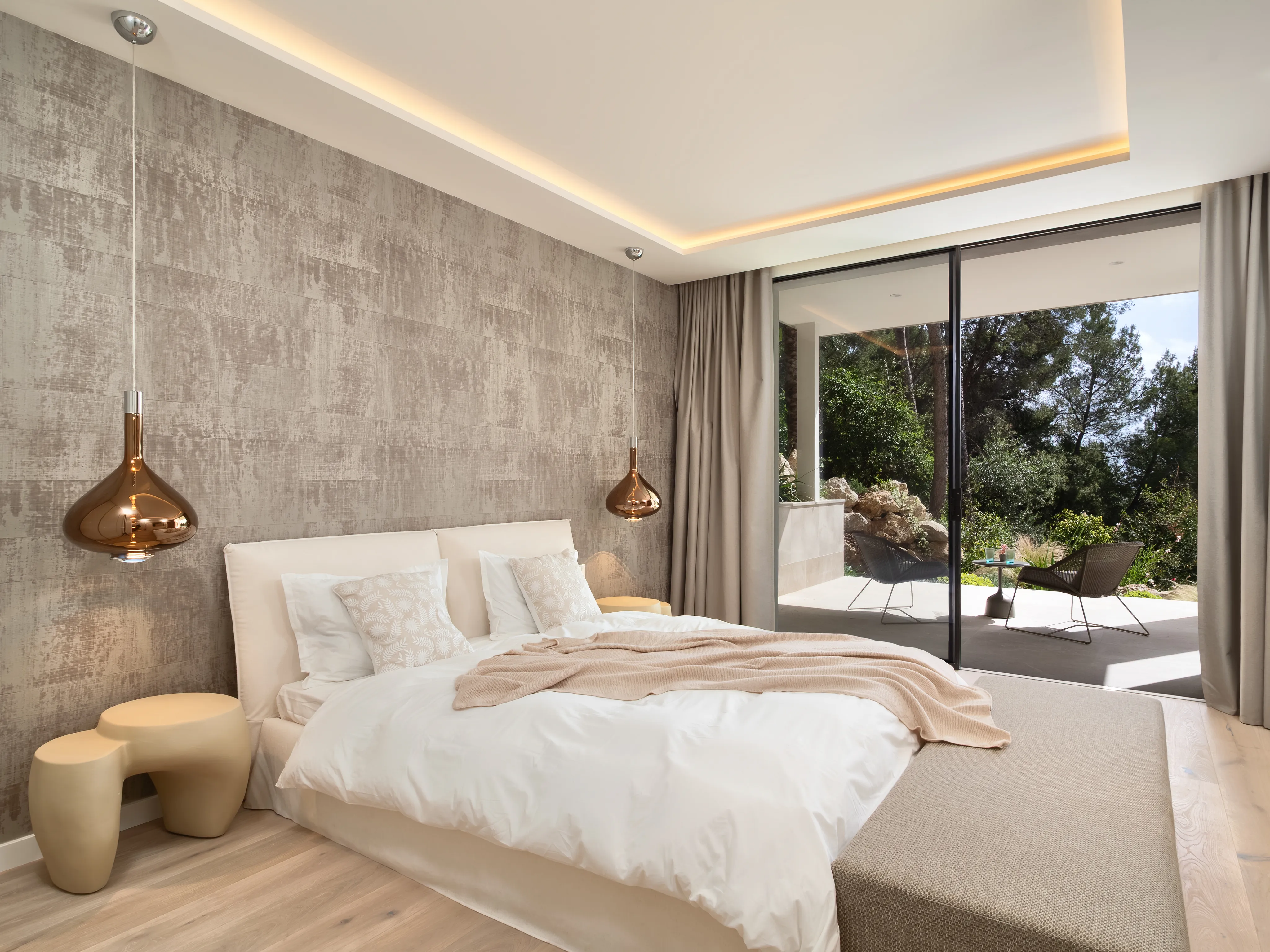Spacious villa in tranquil location-10
