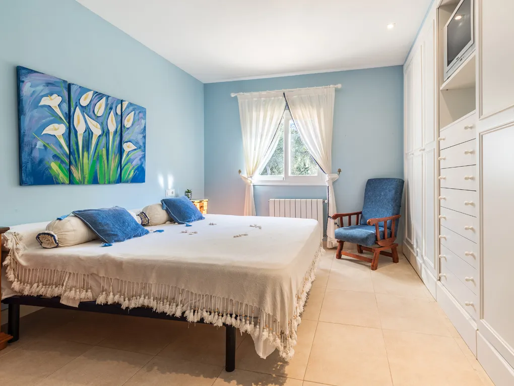 Spacieuse maison de campagne distribuée en deux appartements séparés-13