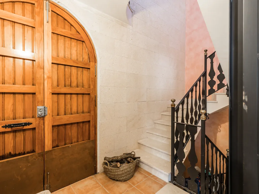 Spacieuse maison de campagne distribuée en deux appartements séparés-5