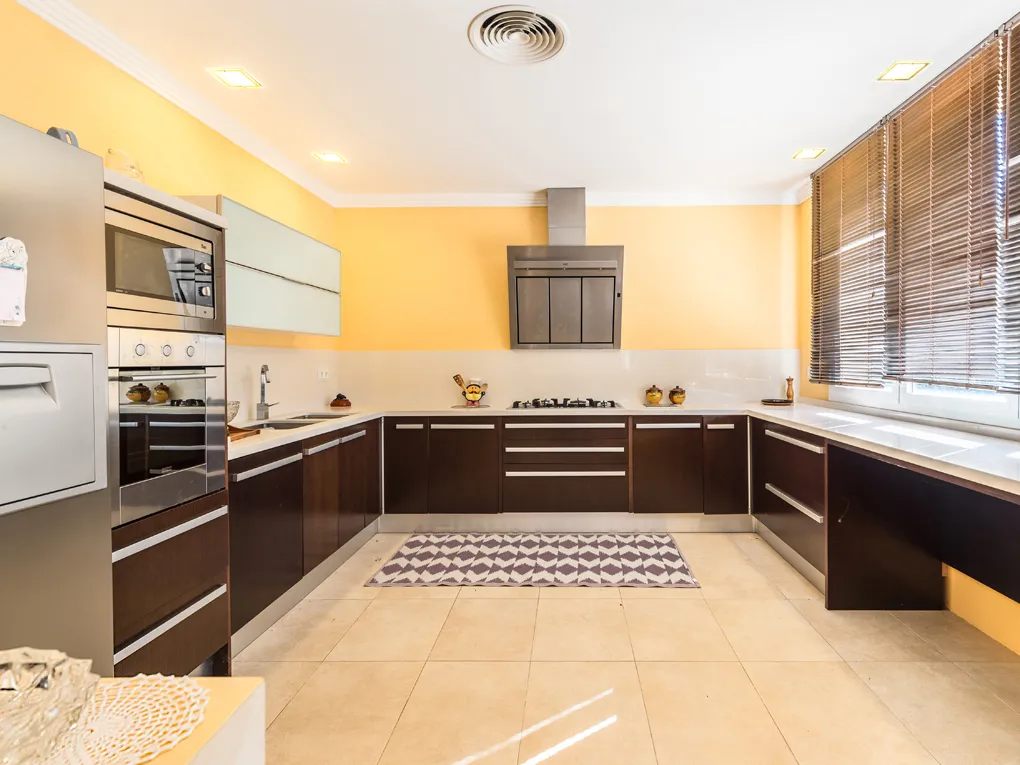 Elegant country house with panoramic views-6