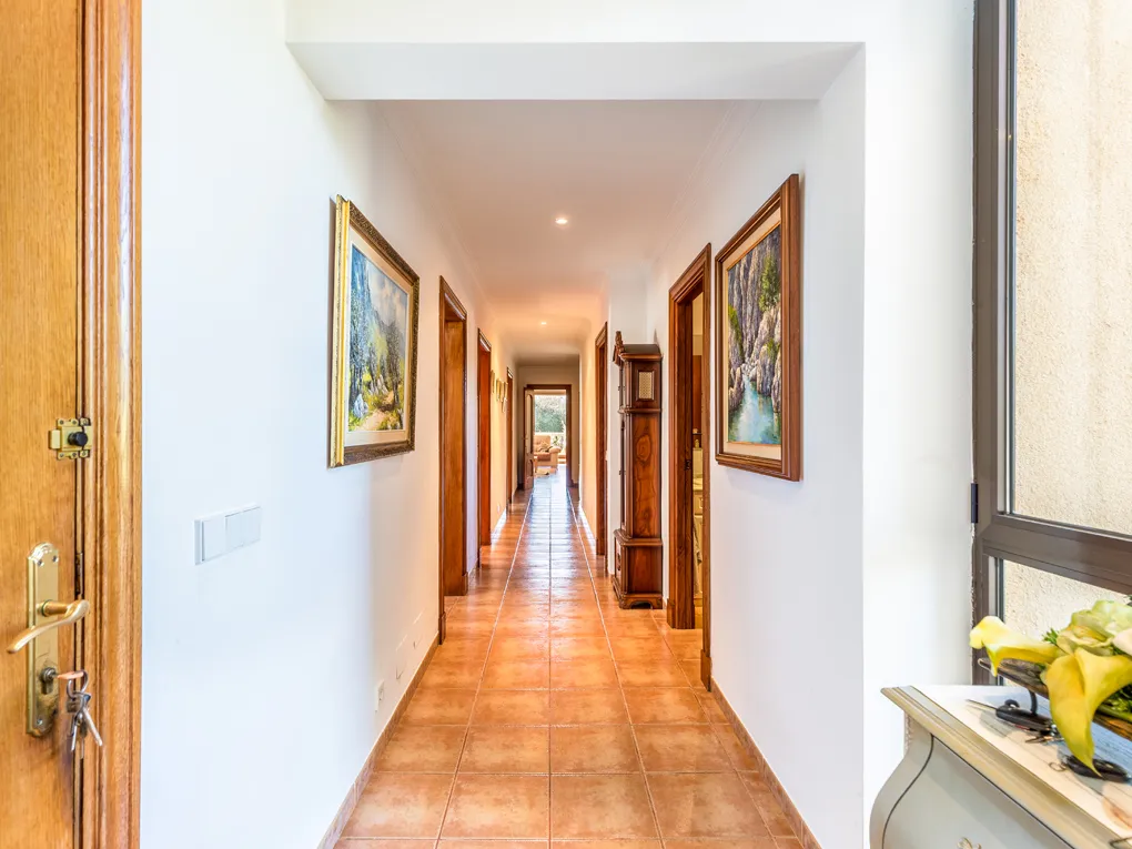 Spacieuse maison de campagne distribuée en deux appartements séparés-12