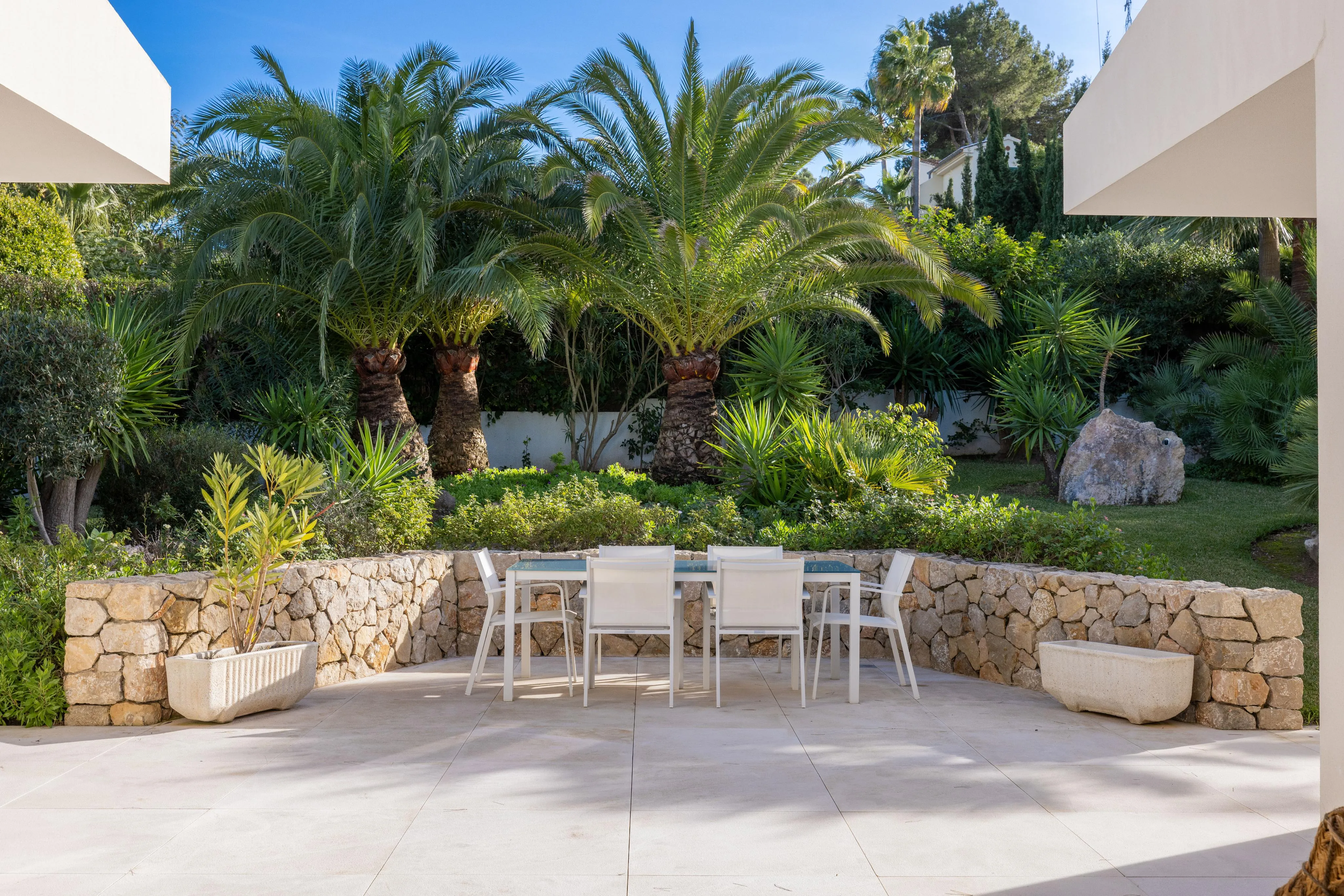 Lyxig villa i bungalowstil med havsutsikt i Santa Ponsa-23