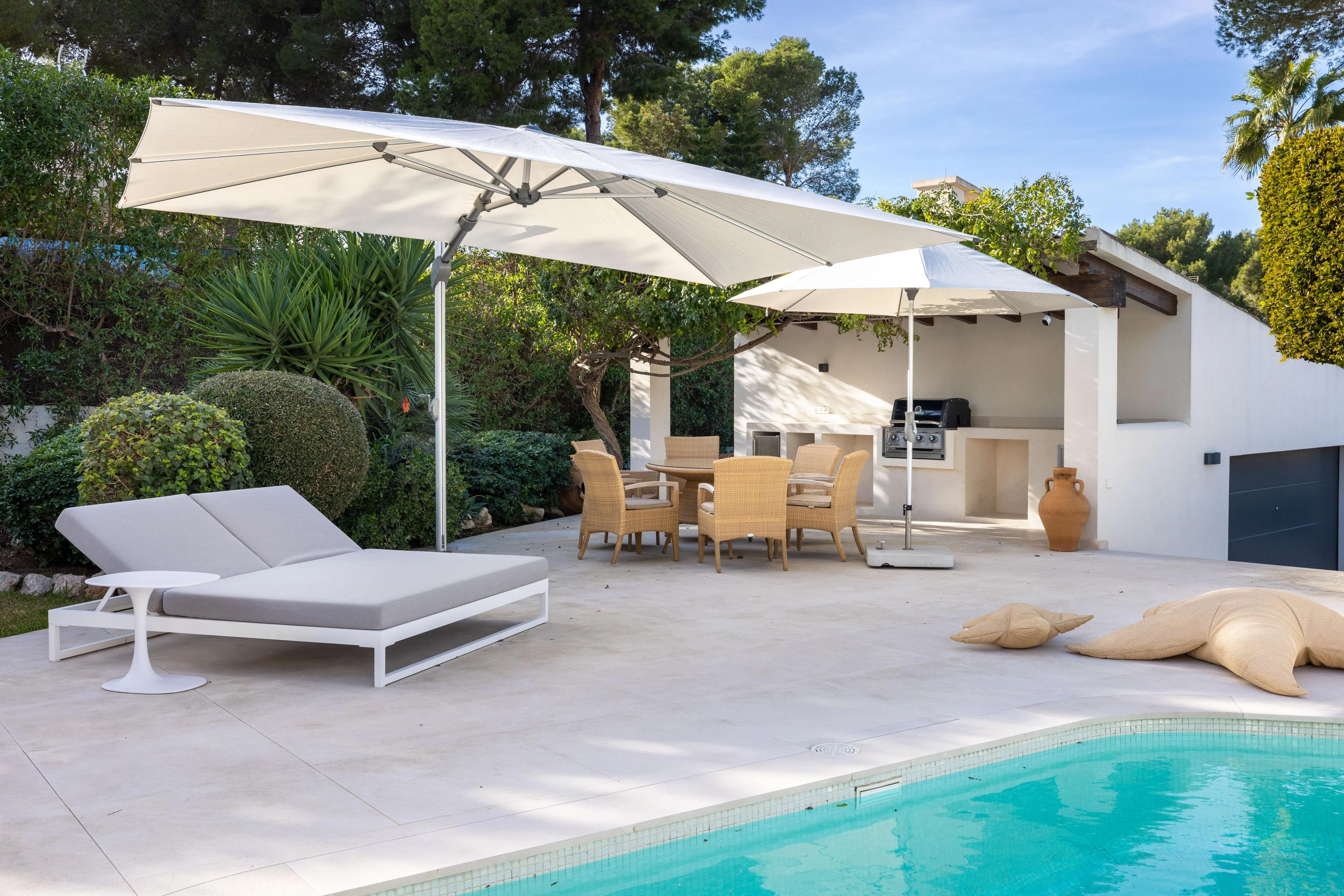 Lyxig villa i bungalowstil med havsutsikt i Santa Ponsa-20