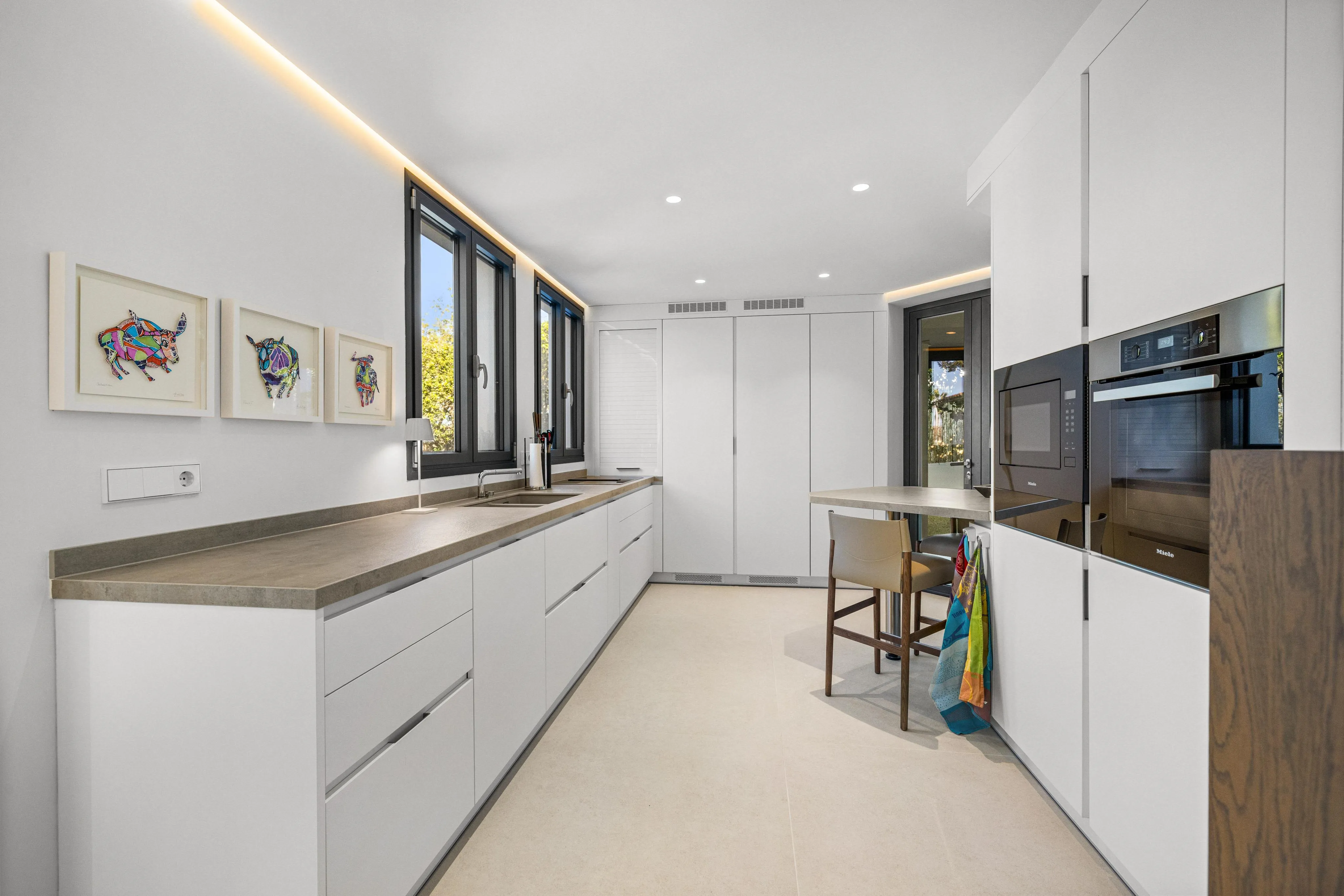 Lyxig villa i bungalowstil med havsutsikt i Santa Ponsa-7