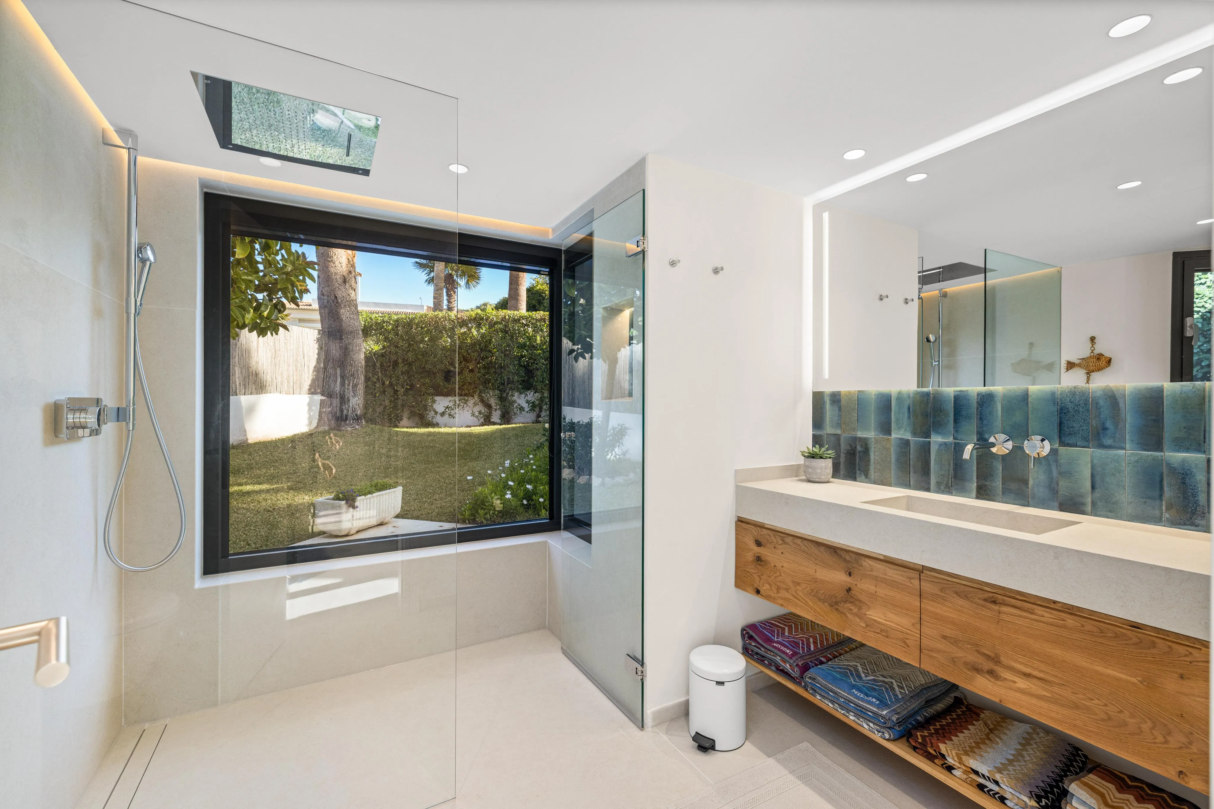 Lyxig villa i bungalowstil med havsutsikt i Santa Ponsa-14