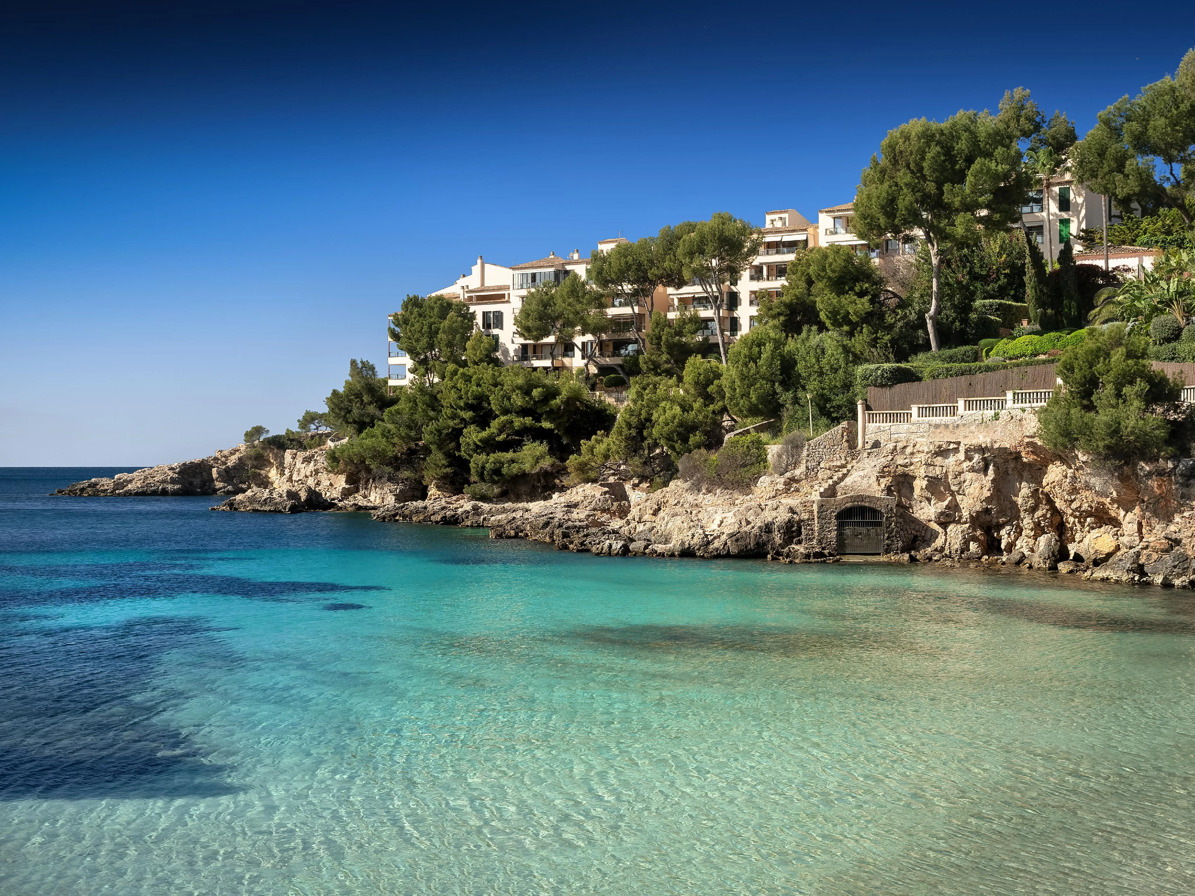 Luxuriöse neue Villa in Strandnähe-15