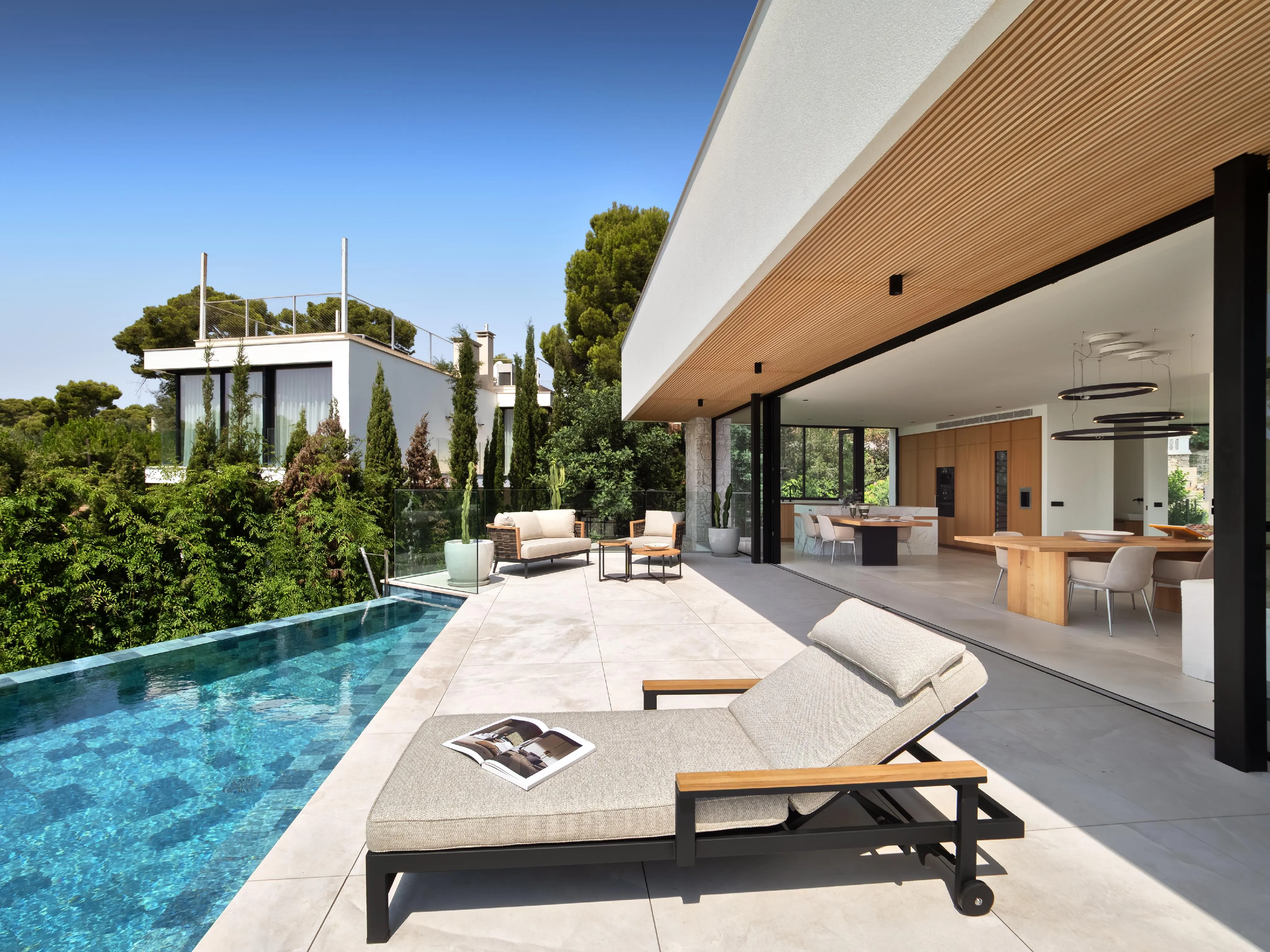 Luxuriöse neue Villa in Strandnähe-16